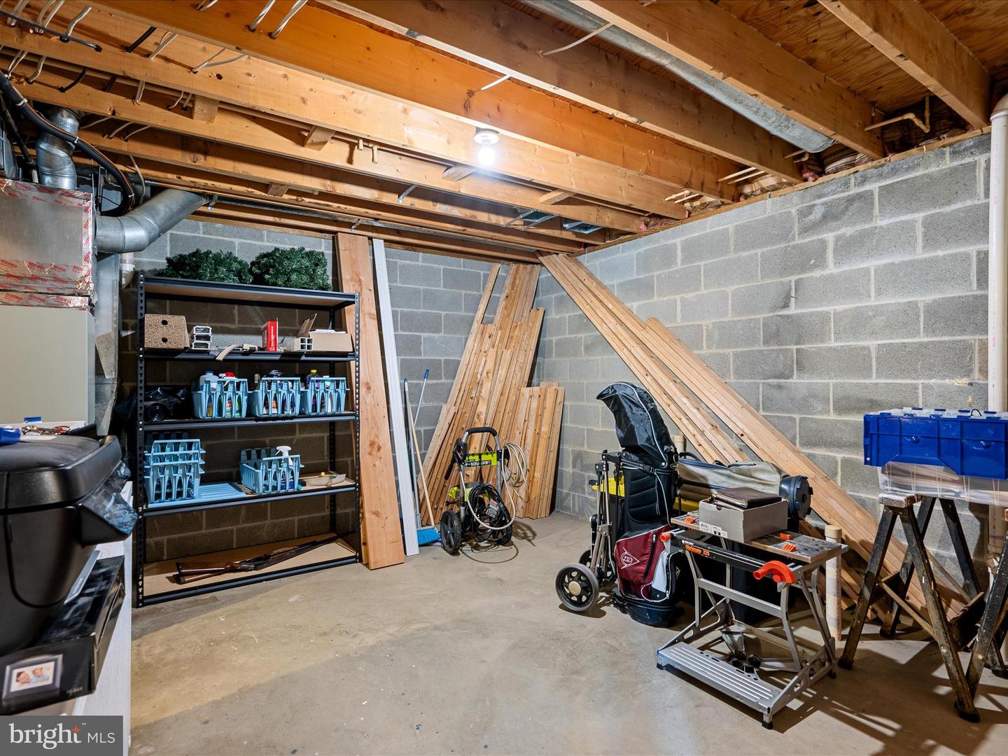 35298 SCOTLAND HEIGHTS RD, ROUND HILL, Virginia 20141, 5 Bedrooms Bedrooms, ,3 BathroomsBathrooms,Residential,For sale,35298 SCOTLAND HEIGHTS RD,VALO2087918 MLS # VALO2087918