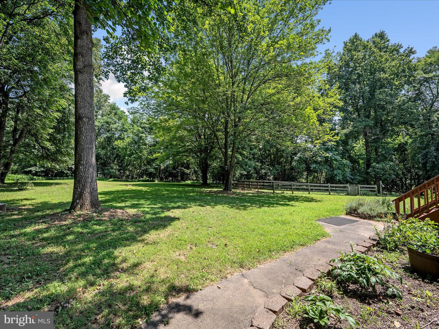 35298 SCOTLAND HEIGHTS RD, ROUND HILL, Virginia 20141, 5 Bedrooms Bedrooms, ,3 BathroomsBathrooms,Residential,For sale,35298 SCOTLAND HEIGHTS RD,VALO2087918 MLS # VALO2087918