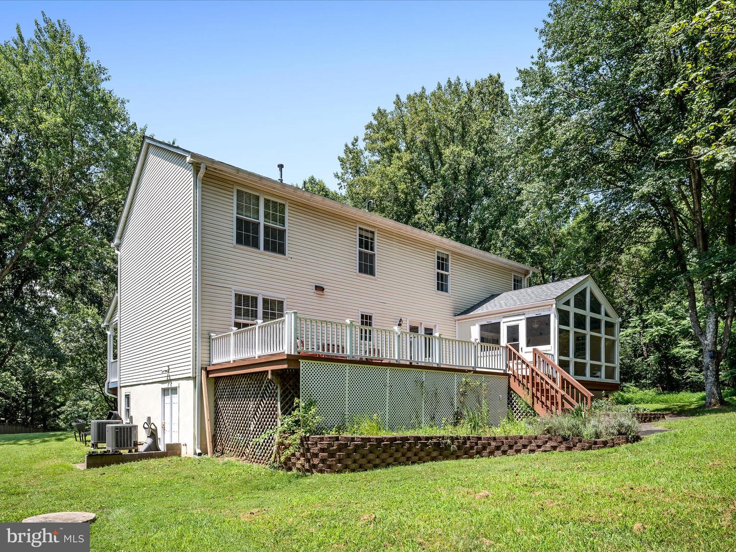 35298 SCOTLAND HEIGHTS RD, ROUND HILL, Virginia 20141, 5 Bedrooms Bedrooms, ,3 BathroomsBathrooms,Residential,For sale,35298 SCOTLAND HEIGHTS RD,VALO2087918 MLS # VALO2087918