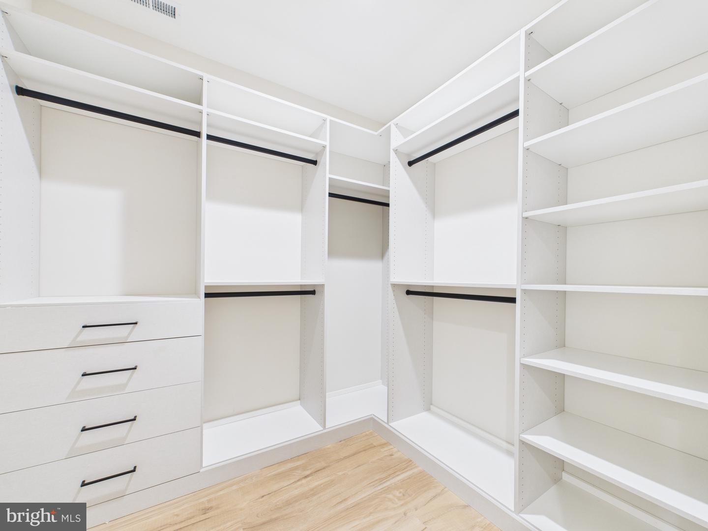 9900 BARBARA ANN LN, FAIRFAX, Virginia 22032, 6 Bedrooms Bedrooms, ,6 BathroomsBathrooms,Residential,For sale,9900 BARBARA ANN LN,VAFC2005970 MLS # VAFC2005970 9900 BARBARA ANN LN, FAIRFAX, Virginia 22032, 6 Bedrooms Bedrooms, ,6 BathroomsBathrooms,Residential,For sale,9900 BARBARA ANN LN,VAFC2005970 MLS # VAFC2005970