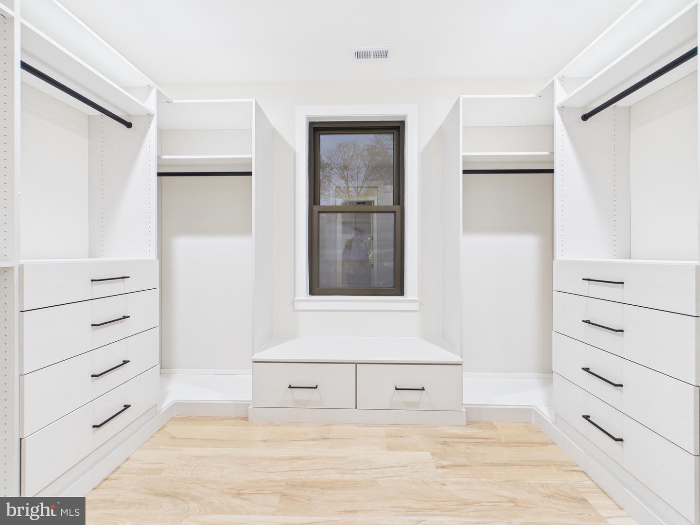 9900 BARBARA ANN LN, FAIRFAX, Virginia 22032, 6 Bedrooms Bedrooms, ,6 BathroomsBathrooms,Residential,For sale,9900 BARBARA ANN LN,VAFC2005970 MLS # VAFC2005970 9900 BARBARA ANN LN, FAIRFAX, Virginia 22032, 6 Bedrooms Bedrooms, ,6 BathroomsBathrooms,Residential,For sale,9900 BARBARA ANN LN,VAFC2005970 MLS # VAFC2005970