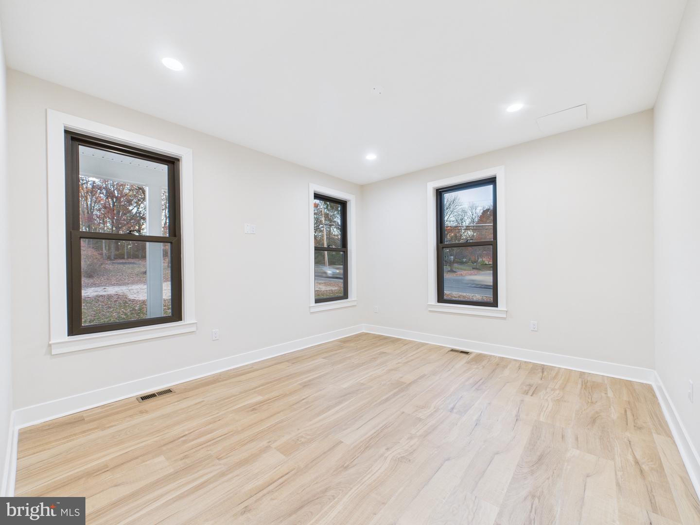 9900 BARBARA ANN LN, FAIRFAX, Virginia 22032, 6 Bedrooms Bedrooms, ,6 BathroomsBathrooms,Residential,For sale,9900 BARBARA ANN LN,VAFC2005970 MLS # VAFC2005970 9900 BARBARA ANN LN, FAIRFAX, Virginia 22032, 6 Bedrooms Bedrooms, ,6 BathroomsBathrooms,Residential,For sale,9900 BARBARA ANN LN,VAFC2005970 MLS # VAFC2005970