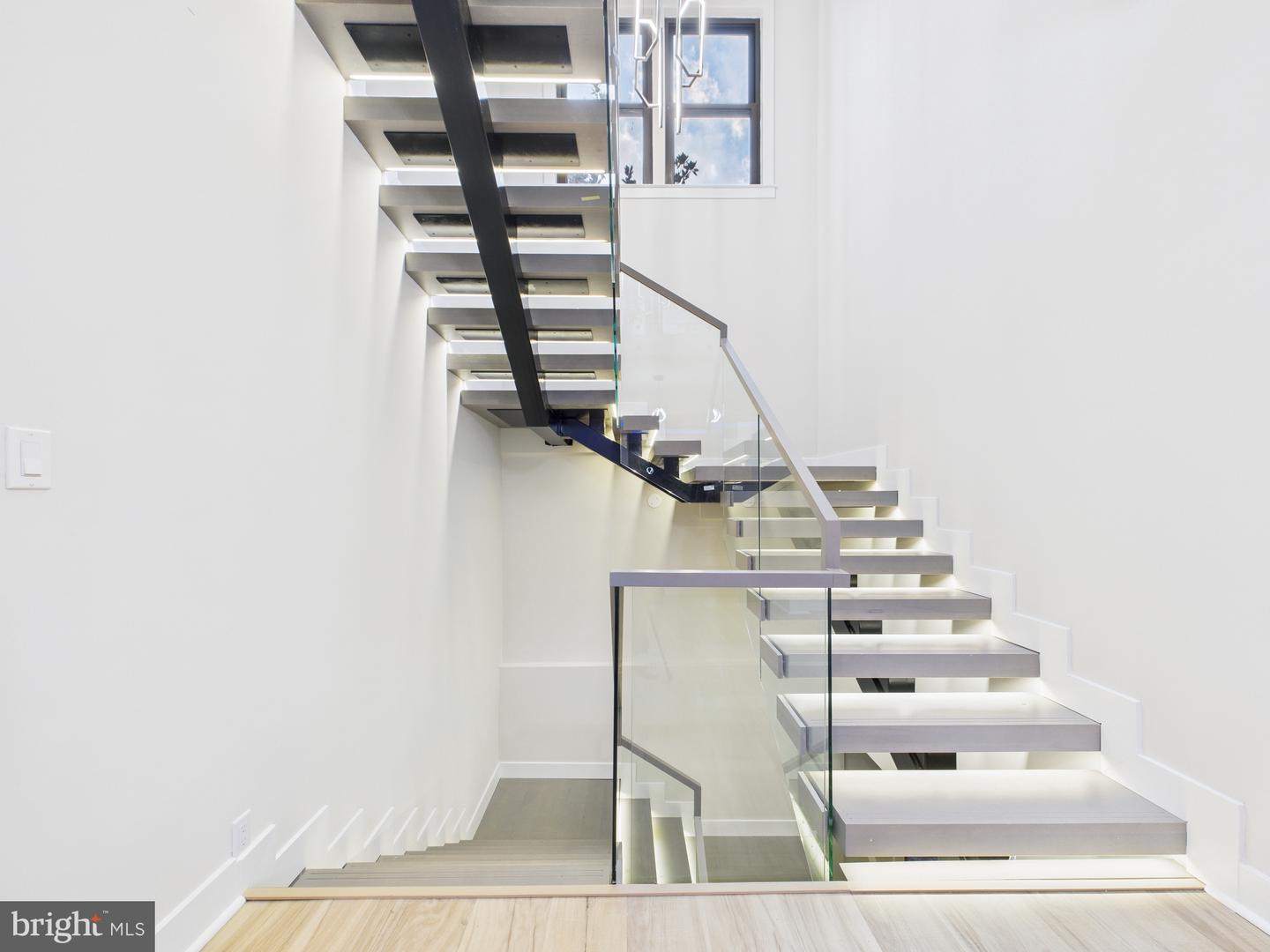 9900 BARBARA ANN LN, FAIRFAX, Virginia 22032, 6 Bedrooms Bedrooms, ,6 BathroomsBathrooms,Residential,For sale,9900 BARBARA ANN LN,VAFC2005970 MLS # VAFC2005970 9900 BARBARA ANN LN, FAIRFAX, Virginia 22032, 6 Bedrooms Bedrooms, ,6 BathroomsBathrooms,Residential,For sale,9900 BARBARA ANN LN,VAFC2005970 MLS # VAFC2005970