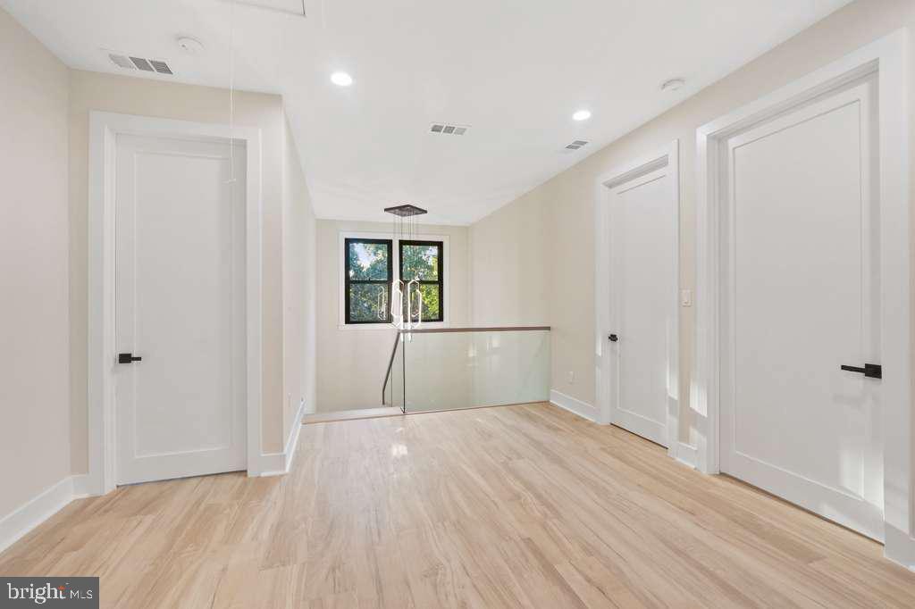 9900 BARBARA ANN LN, FAIRFAX, Virginia 22032, 6 Bedrooms Bedrooms, ,6 BathroomsBathrooms,Residential,For sale,9900 BARBARA ANN LN,VAFC2005970 MLS # VAFC2005970 9900 BARBARA ANN LN, FAIRFAX, Virginia 22032, 6 Bedrooms Bedrooms, ,6 BathroomsBathrooms,Residential,For sale,9900 BARBARA ANN LN,VAFC2005970 MLS # VAFC2005970