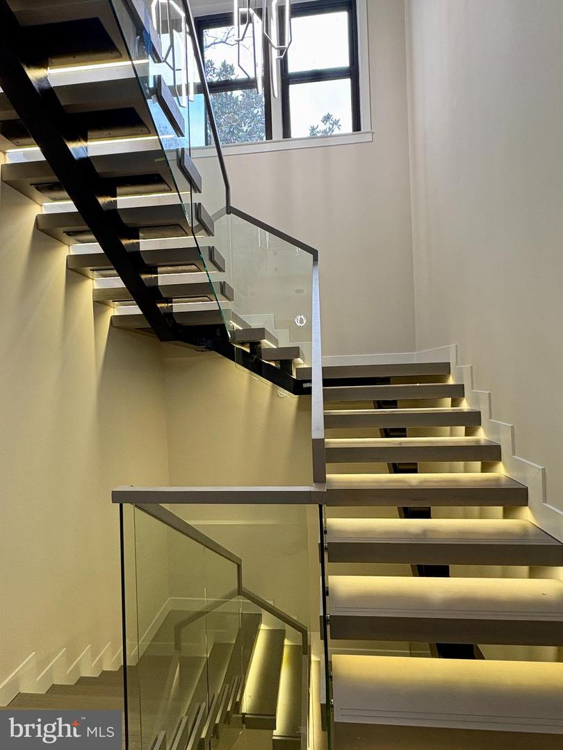 9900 BARBARA ANN LN, FAIRFAX, Virginia 22032, 6 Bedrooms Bedrooms, ,6 BathroomsBathrooms,Residential,For sale,9900 BARBARA ANN LN,VAFC2005970 MLS # VAFC2005970 9900 BARBARA ANN LN, FAIRFAX, Virginia 22032, 6 Bedrooms Bedrooms, ,6 BathroomsBathrooms,Residential,For sale,9900 BARBARA ANN LN,VAFC2005970 MLS # VAFC2005970