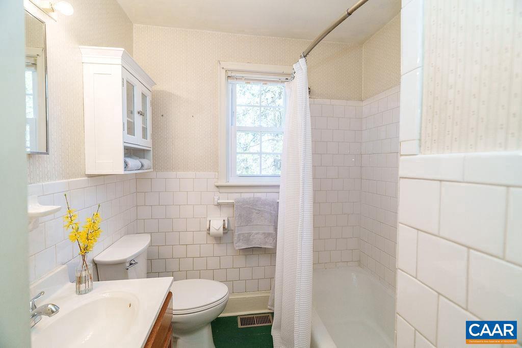 1433 PLYMOUTH RD, CHARLOTTESVILLE, Virginia 22901, 2 Bedrooms Bedrooms, ,1 BathroomBathrooms,Residential,For sale,1433 PLYMOUTH RD,662526 MLS # 662526