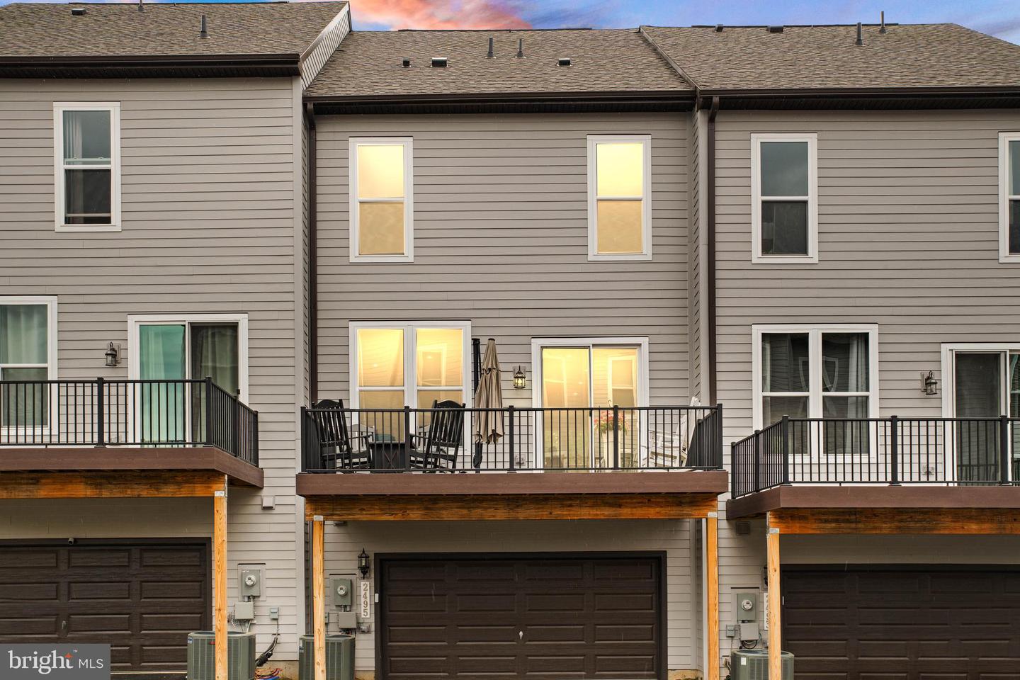 2495 LIBERTY LOOP, HERNDON, Virginia 20171, 3 Bedrooms Bedrooms, ,2 BathroomsBathrooms,Residential,For sale,2495 LIBERTY LOOP,VAFX2233370 MLS # VAFX2233370