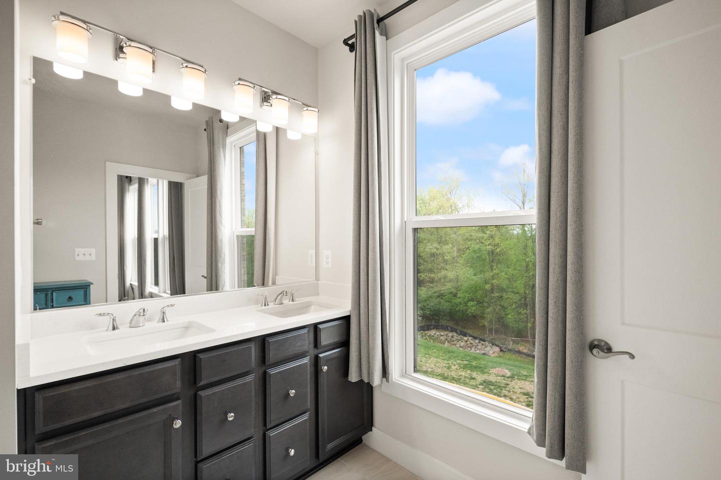 2495 LIBERTY LOOP, HERNDON, Virginia 20171, 3 Bedrooms Bedrooms, ,2 BathroomsBathrooms,Residential,For sale,2495 LIBERTY LOOP,VAFX2233370 MLS # VAFX2233370