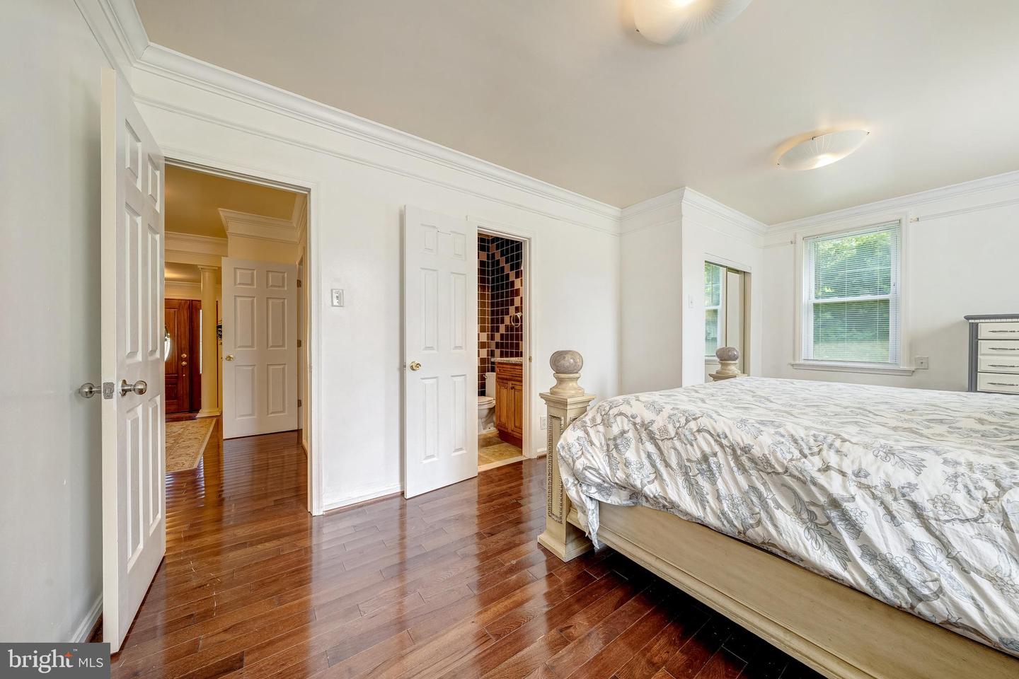 2231 WILLIAMS AVE, VIENNA, Virginia 22182, 5 Bedrooms Bedrooms, ,4 BathroomsBathrooms,Residential,For sale,2231 WILLIAMS AVE,VAFX2233656 MLS # VAFX2233656