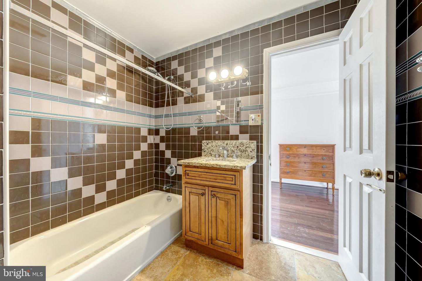 2231 WILLIAMS AVE, VIENNA, Virginia 22182, 5 Bedrooms Bedrooms, ,4 BathroomsBathrooms,Residential,For sale,2231 WILLIAMS AVE,VAFX2233656 MLS # VAFX2233656