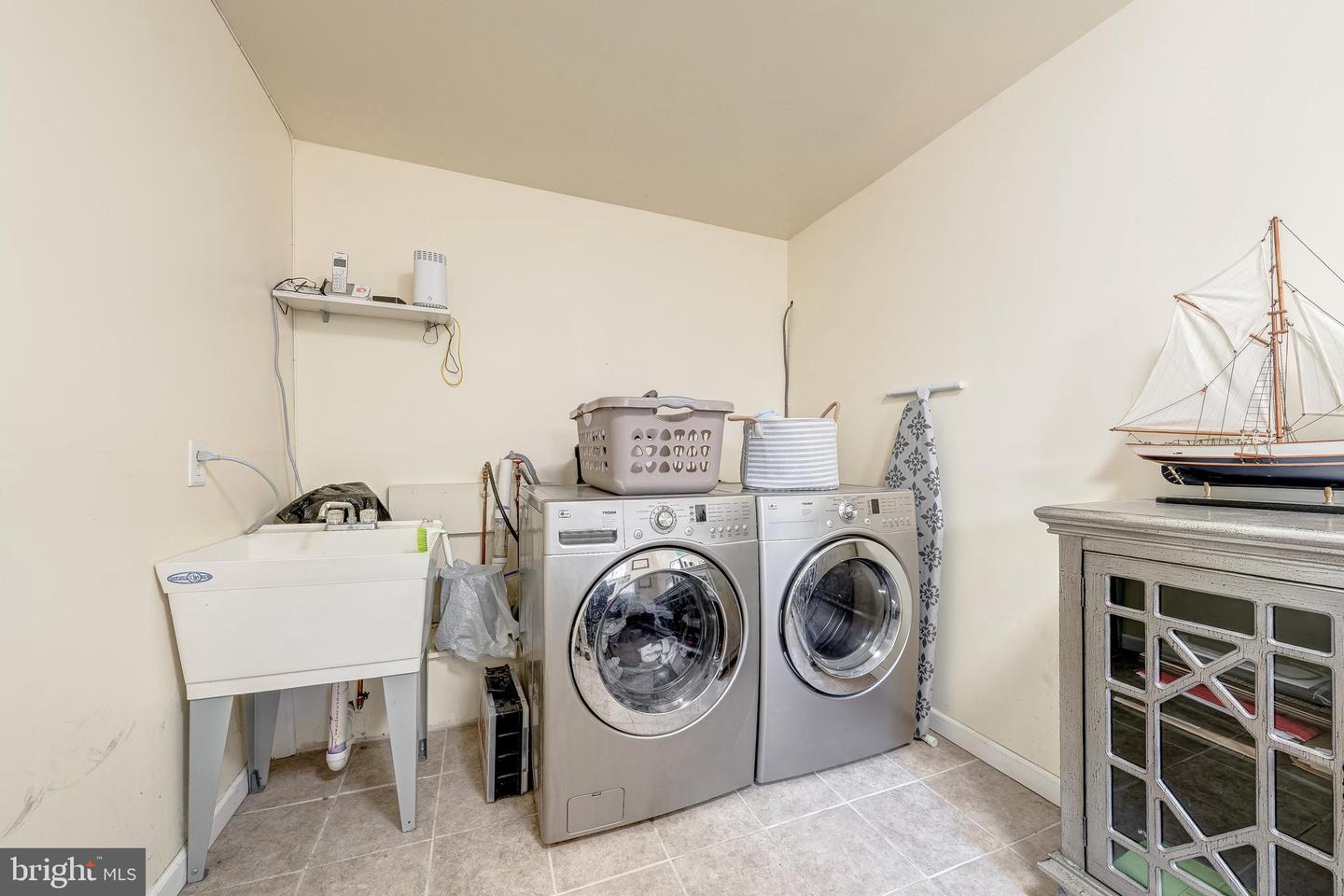 2231 WILLIAMS AVE, VIENNA, Virginia 22182, 5 Bedrooms Bedrooms, ,4 BathroomsBathrooms,Residential,For sale,2231 WILLIAMS AVE,VAFX2233656 MLS # VAFX2233656