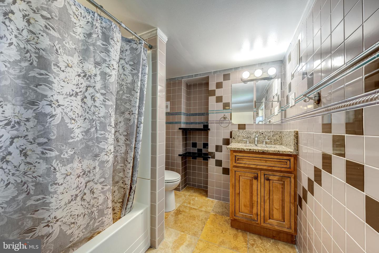 2231 WILLIAMS AVE, VIENNA, Virginia 22182, 5 Bedrooms Bedrooms, ,4 BathroomsBathrooms,Residential,For sale,2231 WILLIAMS AVE,VAFX2233656 MLS # VAFX2233656