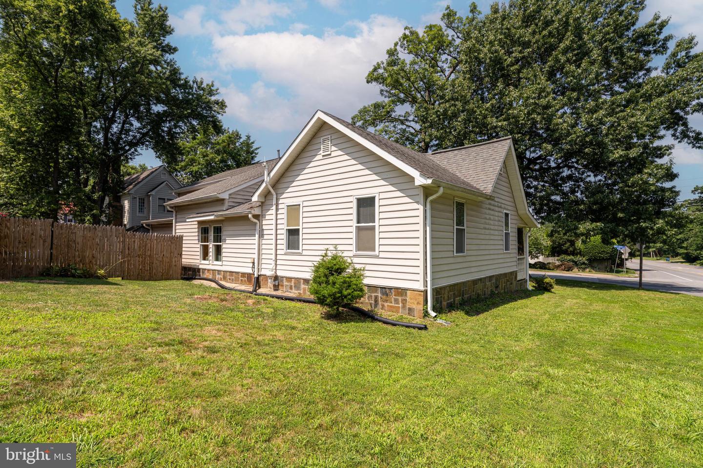 2231 WILLIAMS AVE, VIENNA, Virginia 22182, 5 Bedrooms Bedrooms, ,4 BathroomsBathrooms,Residential,For sale,2231 WILLIAMS AVE,VAFX2233656 MLS # VAFX2233656
