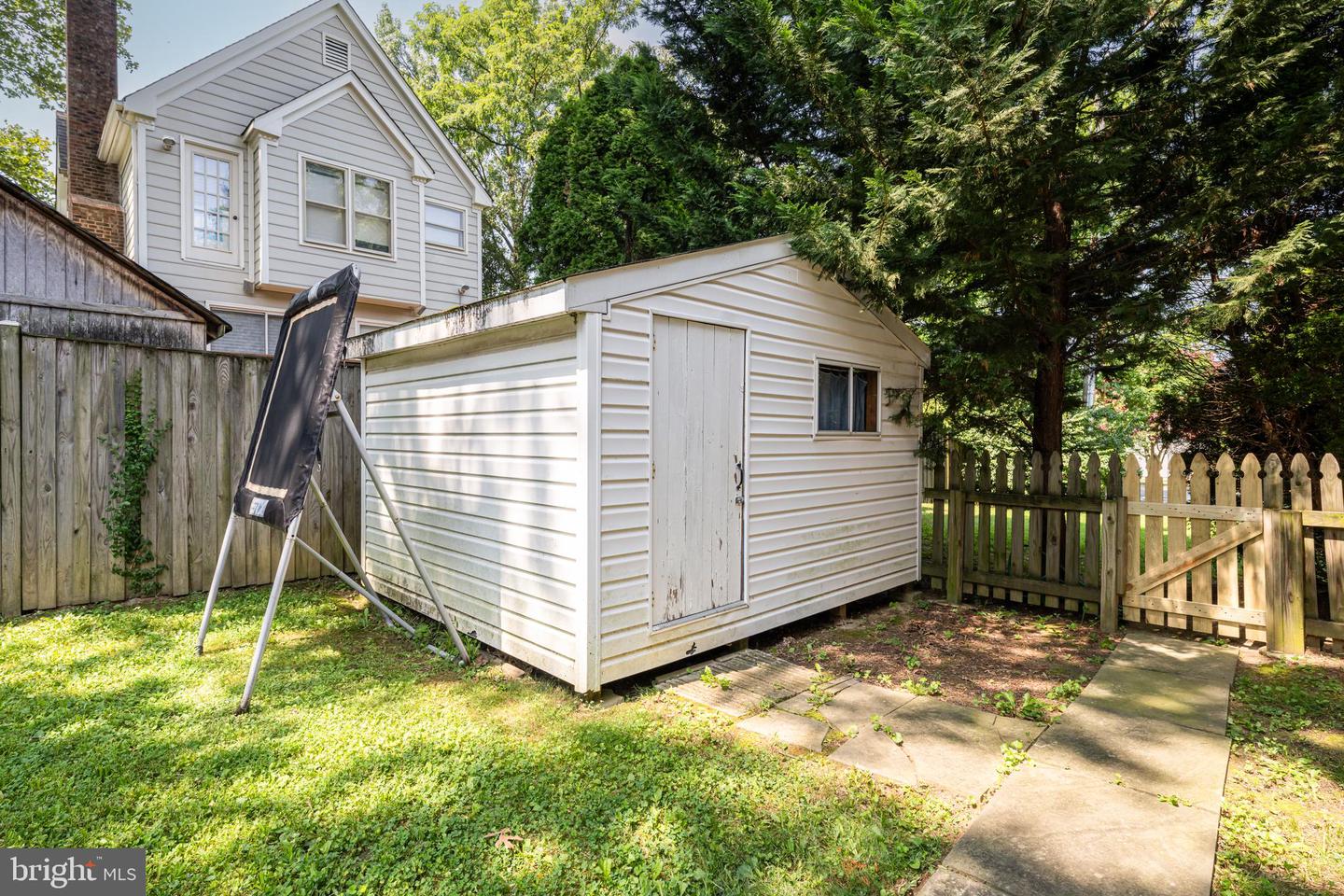 2231 WILLIAMS AVE, VIENNA, Virginia 22182, 5 Bedrooms Bedrooms, ,4 BathroomsBathrooms,Residential,For sale,2231 WILLIAMS AVE,VAFX2233656 MLS # VAFX2233656