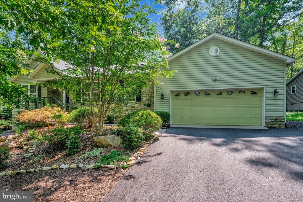 142 LARKSPUR LN, LOCUST GROVE, Virginia 22508, 4 Bedrooms Bedrooms, ,3 BathroomsBathrooms,Residential,142 LARKSPUR LN,VAOR2010374 MLS # VAOR2010374