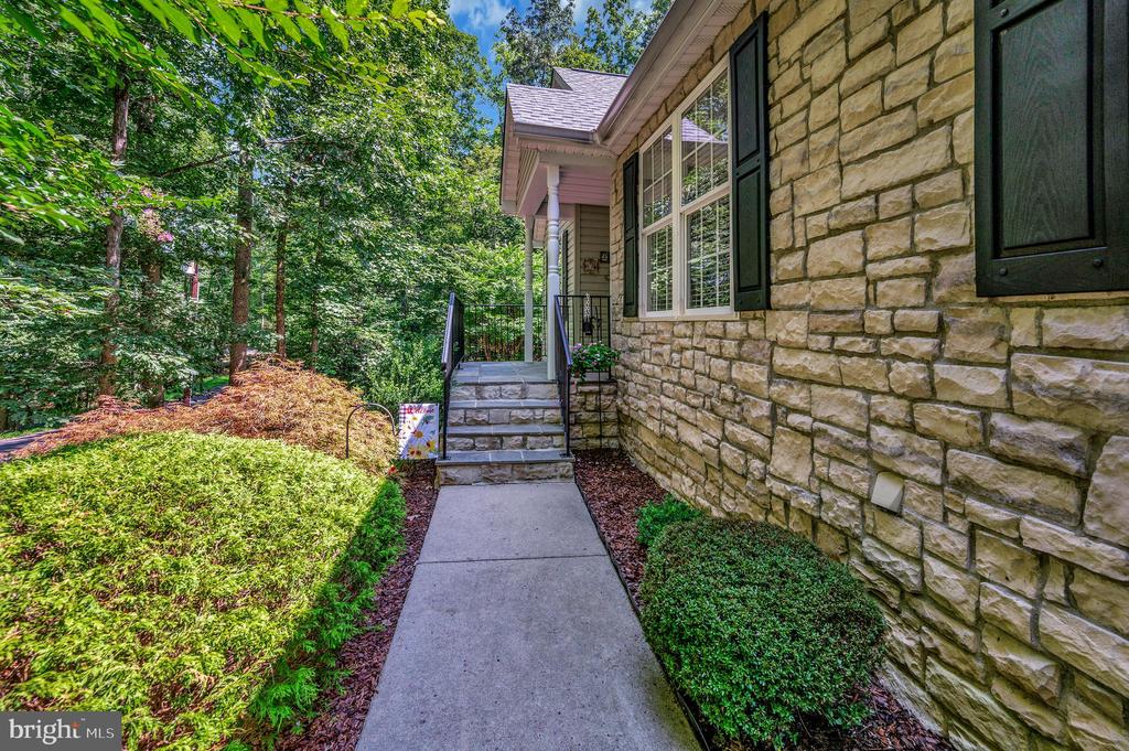 142 LARKSPUR LN, LOCUST GROVE, Virginia 22508, 4 Bedrooms Bedrooms, ,3 BathroomsBathrooms,Residential,142 LARKSPUR LN,VAOR2010374 MLS # VAOR2010374