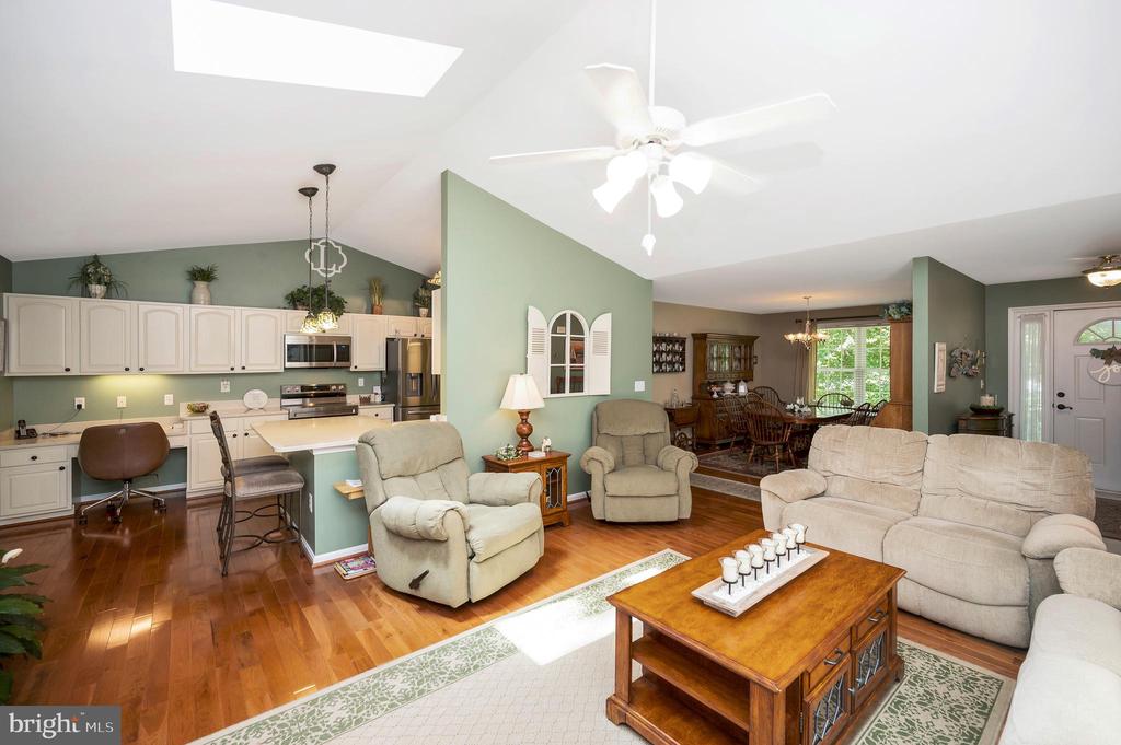 142 LARKSPUR LN, LOCUST GROVE, Virginia 22508, 4 Bedrooms Bedrooms, ,3 BathroomsBathrooms,Residential,142 LARKSPUR LN,VAOR2010374 MLS # VAOR2010374