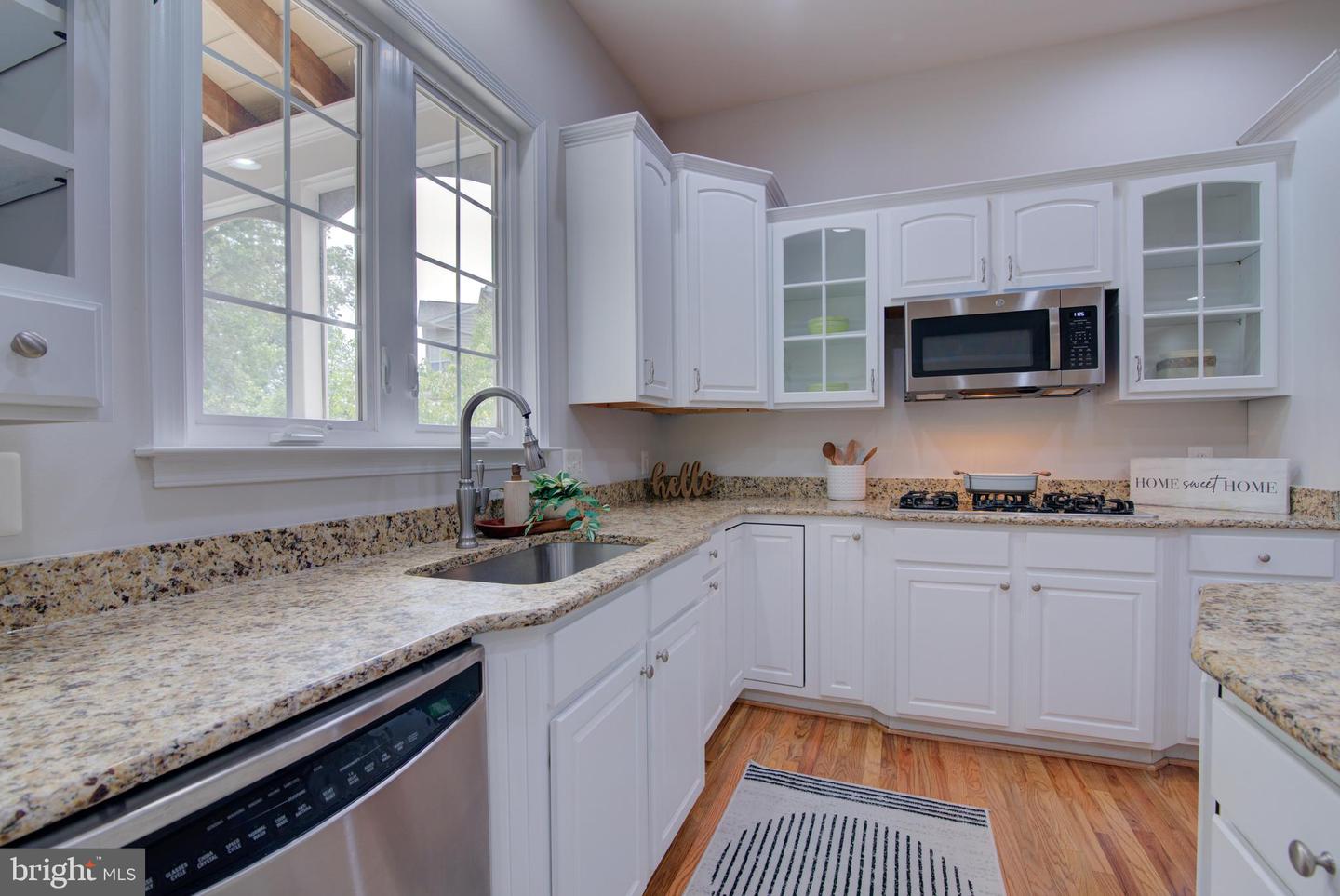 42346 PONDEROSA DR, CHANTILLY, Virginia 20152, 5 Bedrooms Bedrooms, ,4 BathroomsBathrooms,Residential,For sale,42346 PONDEROSA DR,VALO2099316 MLS # VALO2099316