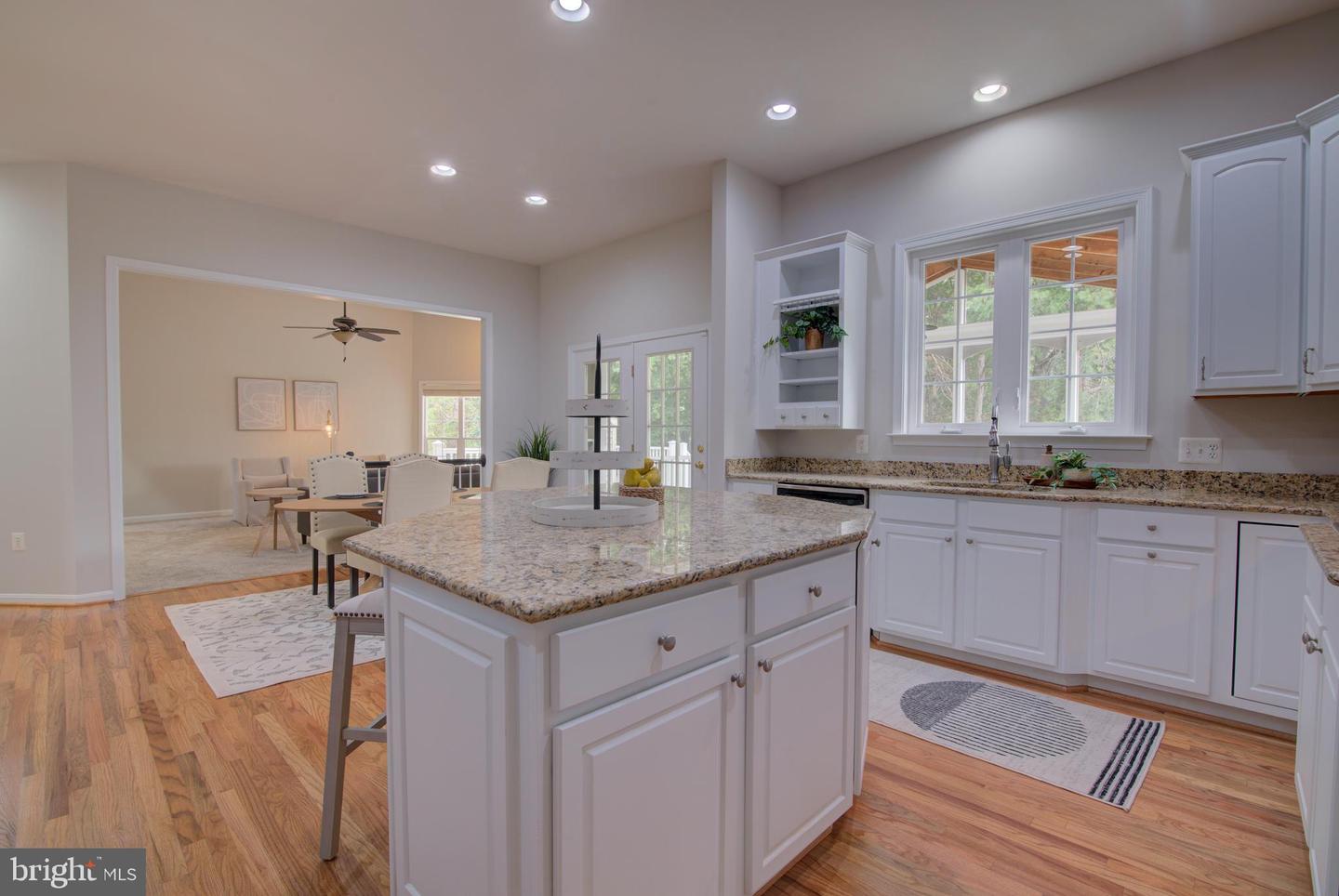 42346 PONDEROSA DR, CHANTILLY, Virginia 20152, 5 Bedrooms Bedrooms, ,4 BathroomsBathrooms,Residential,For sale,42346 PONDEROSA DR,VALO2099316 MLS # VALO2099316