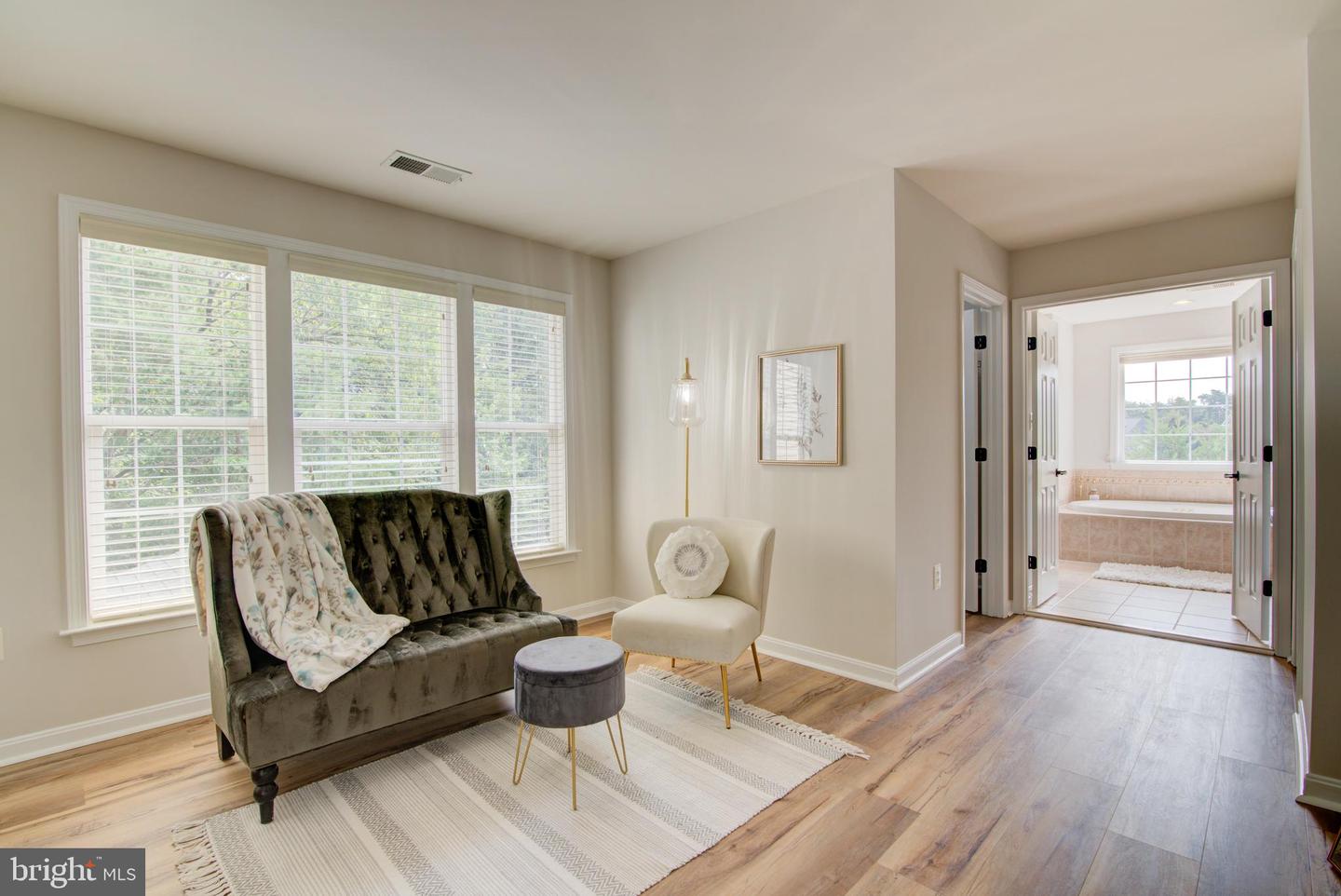 42346 PONDEROSA DR, CHANTILLY, Virginia 20152, 5 Bedrooms Bedrooms, ,4 BathroomsBathrooms,Residential,For sale,42346 PONDEROSA DR,VALO2099316 MLS # VALO2099316