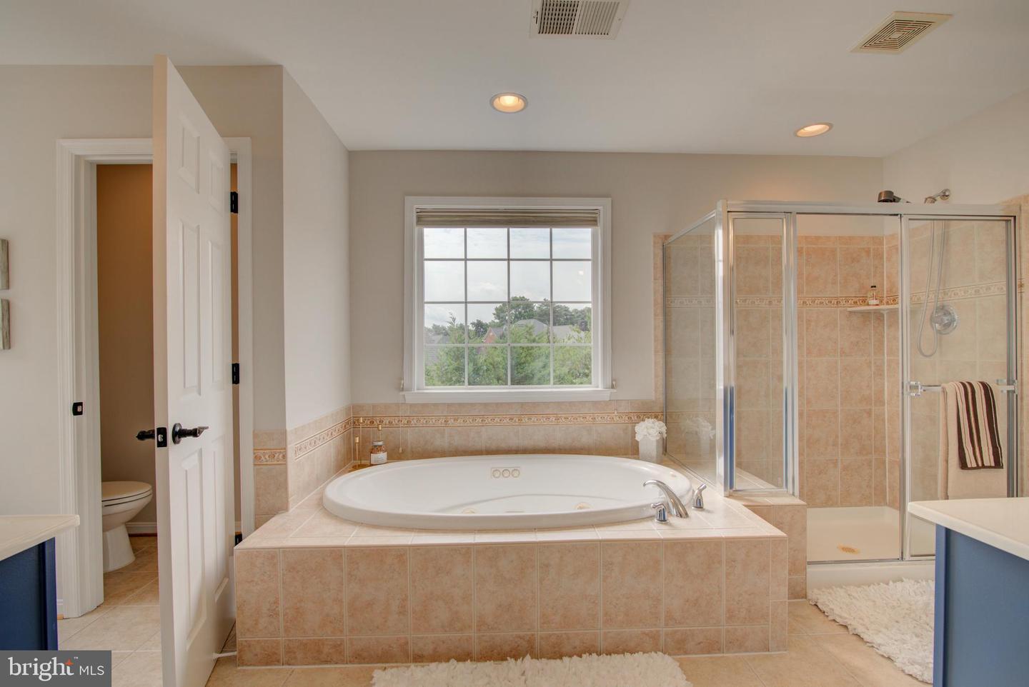42346 PONDEROSA DR, CHANTILLY, Virginia 20152, 5 Bedrooms Bedrooms, ,4 BathroomsBathrooms,Residential,For sale,42346 PONDEROSA DR,VALO2099316 MLS # VALO2099316