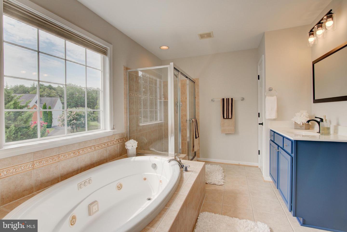 42346 PONDEROSA DR, CHANTILLY, Virginia 20152, 5 Bedrooms Bedrooms, ,4 BathroomsBathrooms,Residential,For sale,42346 PONDEROSA DR,VALO2099316 MLS # VALO2099316