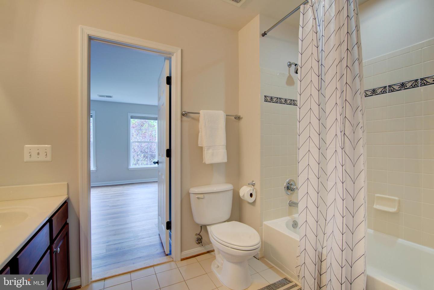 42346 PONDEROSA DR, CHANTILLY, Virginia 20152, 5 Bedrooms Bedrooms, ,4 BathroomsBathrooms,Residential,For sale,42346 PONDEROSA DR,VALO2099316 MLS # VALO2099316