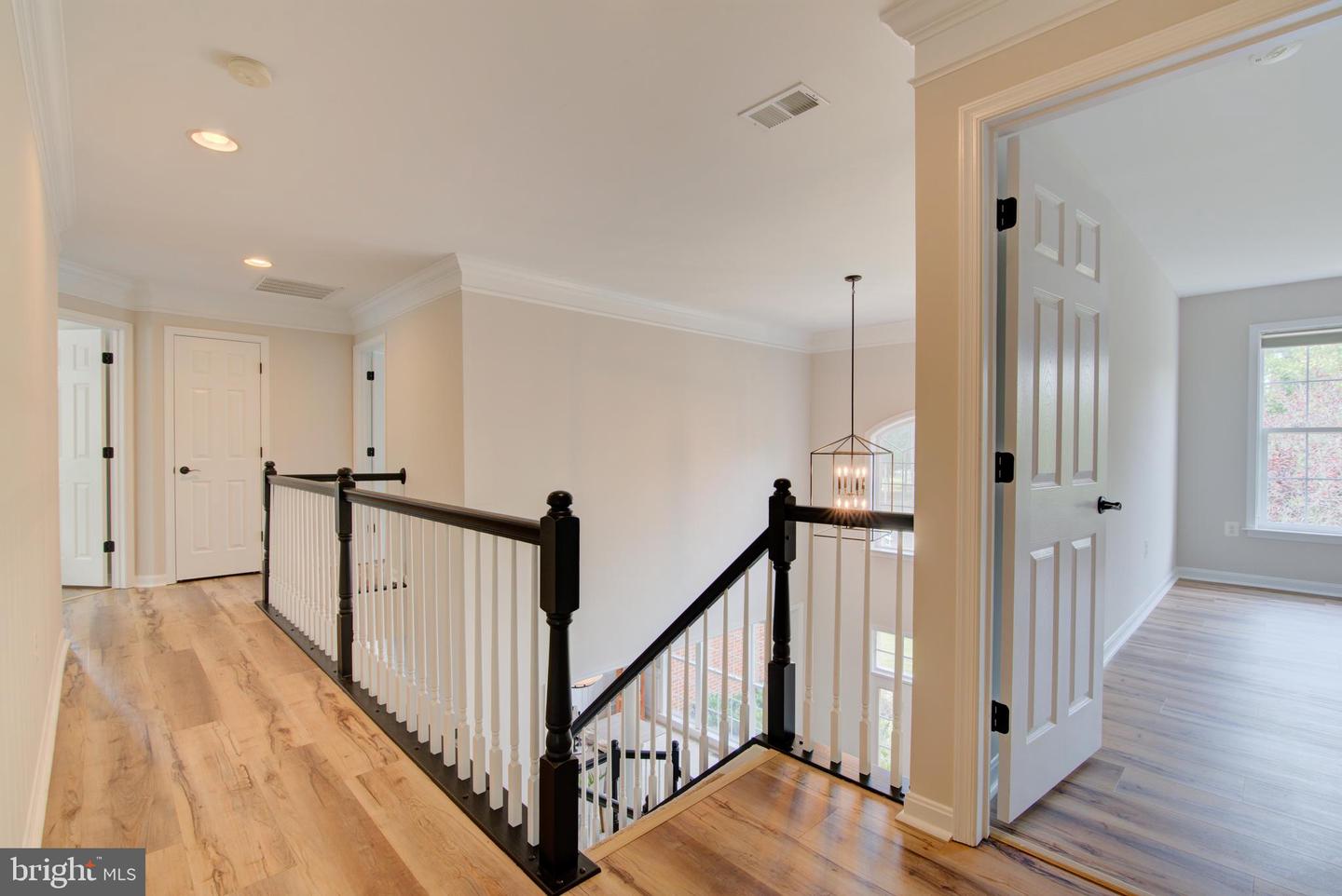 42346 PONDEROSA DR, CHANTILLY, Virginia 20152, 5 Bedrooms Bedrooms, ,4 BathroomsBathrooms,Residential,For sale,42346 PONDEROSA DR,VALO2099316 MLS # VALO2099316