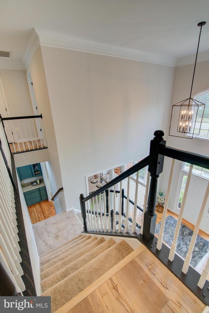 42346 PONDEROSA DR, CHANTILLY, Virginia 20152, 5 Bedrooms Bedrooms, ,4 BathroomsBathrooms,Residential,For sale,42346 PONDEROSA DR,VALO2099316 MLS # VALO2099316