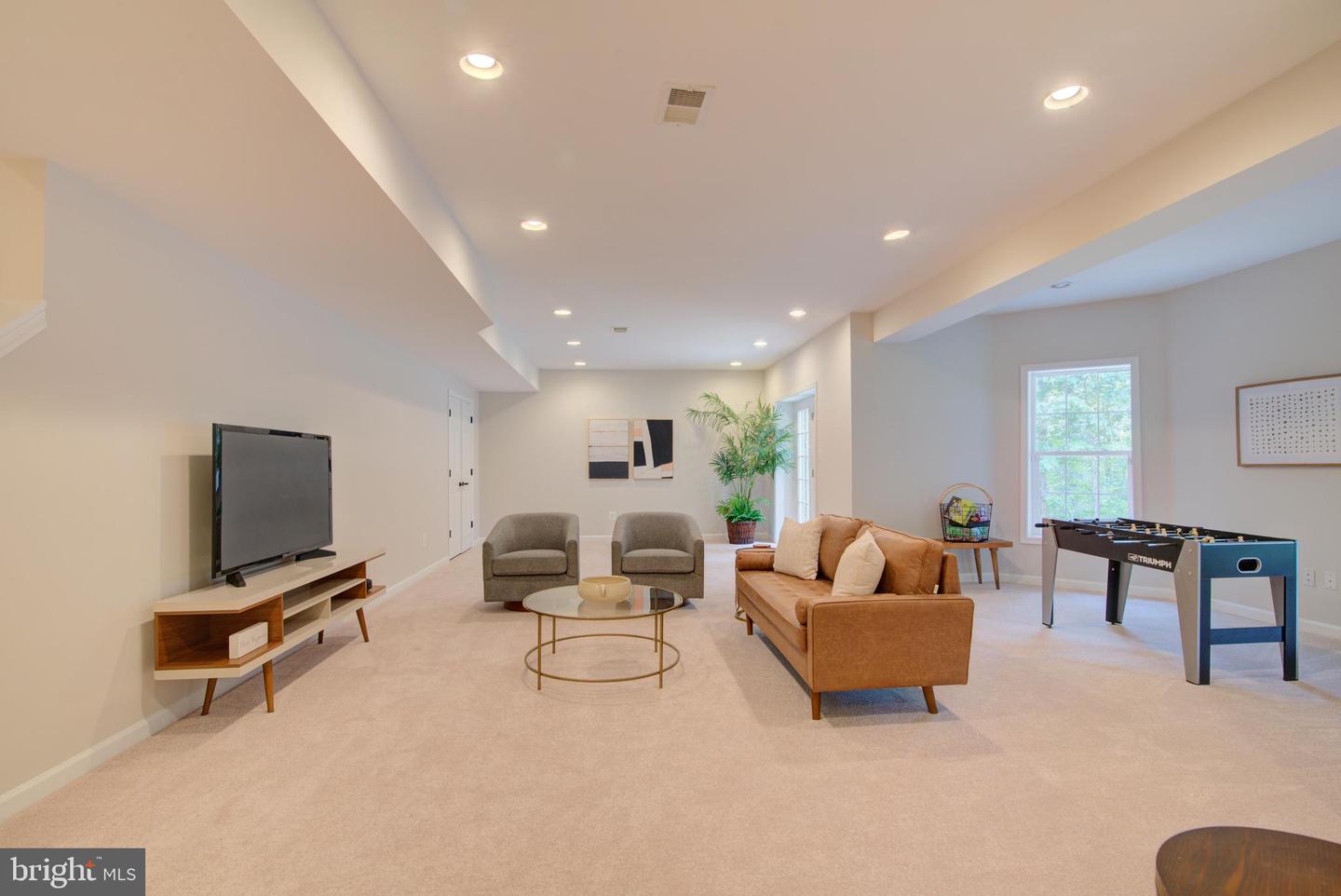 42346 PONDEROSA DR, CHANTILLY, Virginia 20152, 5 Bedrooms Bedrooms, ,4 BathroomsBathrooms,Residential,For sale,42346 PONDEROSA DR,VALO2099316 MLS # VALO2099316