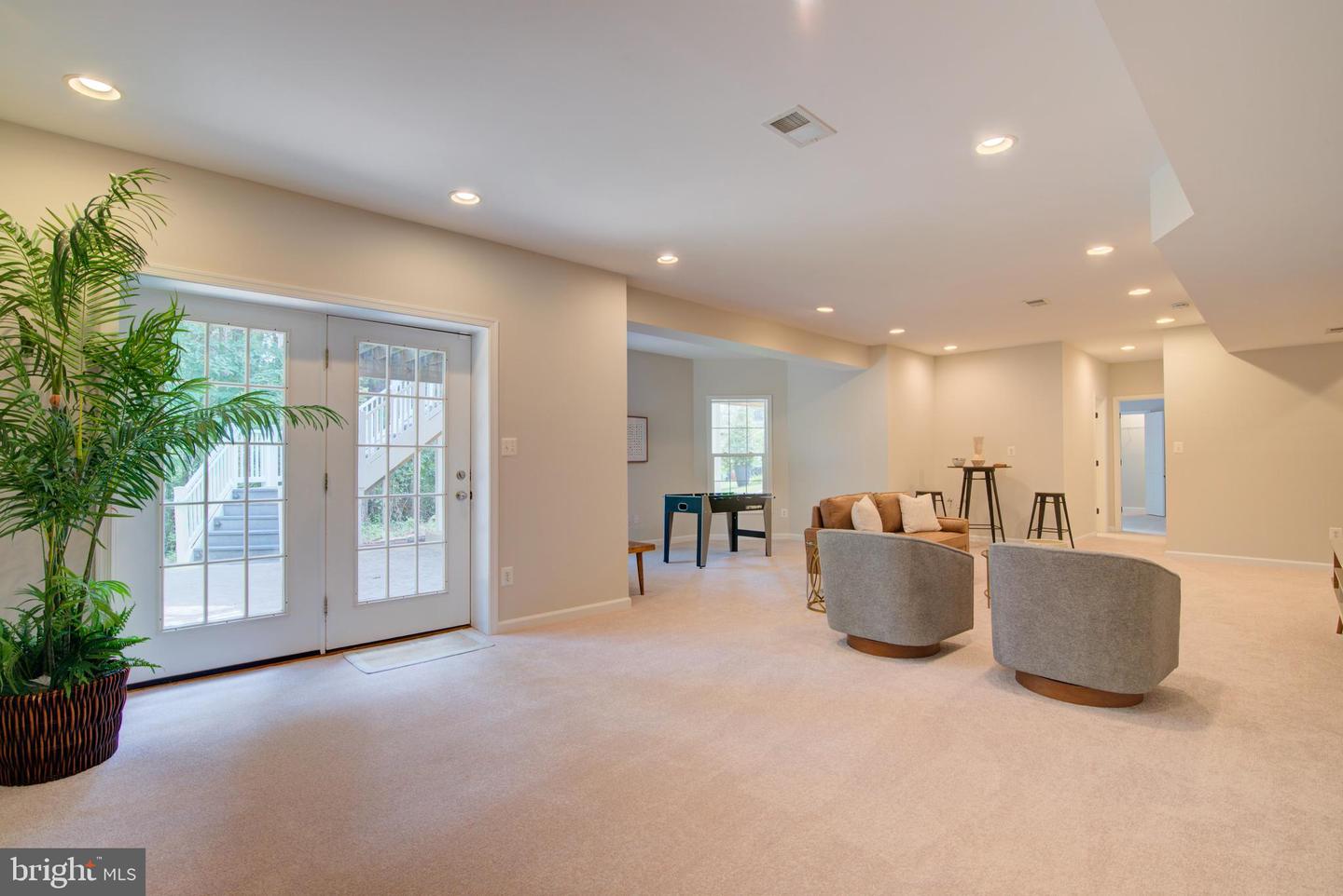 42346 PONDEROSA DR, CHANTILLY, Virginia 20152, 5 Bedrooms Bedrooms, ,4 BathroomsBathrooms,Residential,For sale,42346 PONDEROSA DR,VALO2099316 MLS # VALO2099316