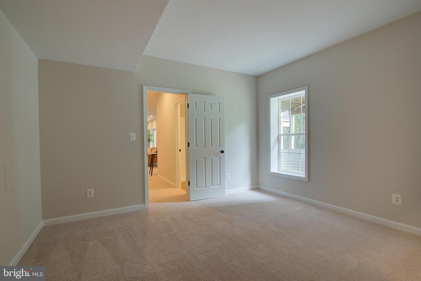 42346 PONDEROSA DR, CHANTILLY, Virginia 20152, 5 Bedrooms Bedrooms, ,4 BathroomsBathrooms,Residential,For sale,42346 PONDEROSA DR,VALO2099316 MLS # VALO2099316