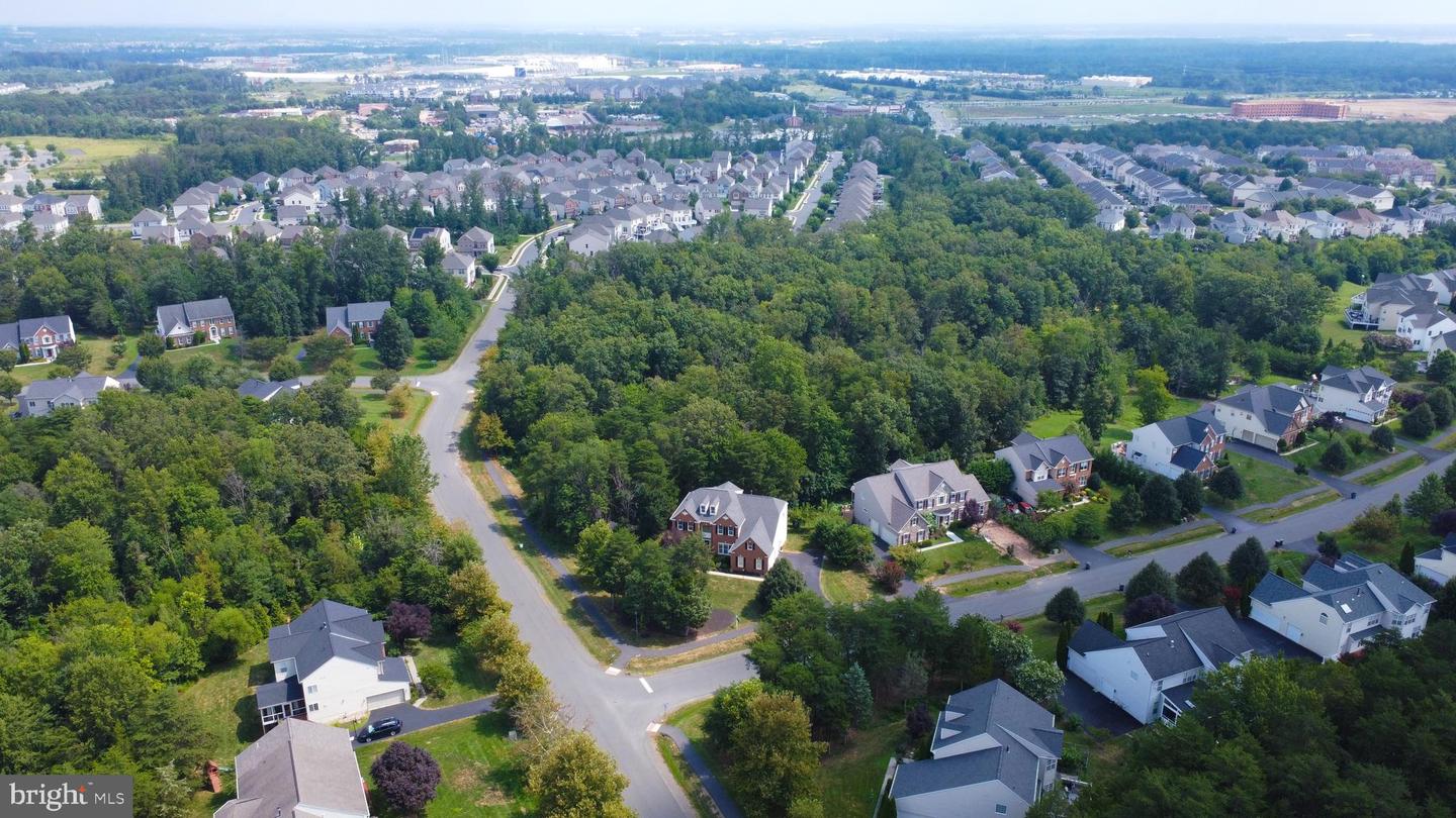 42346 PONDEROSA DR, CHANTILLY, Virginia 20152, 5 Bedrooms Bedrooms, ,4 BathroomsBathrooms,Residential,For sale,42346 PONDEROSA DR,VALO2099316 MLS # VALO2099316