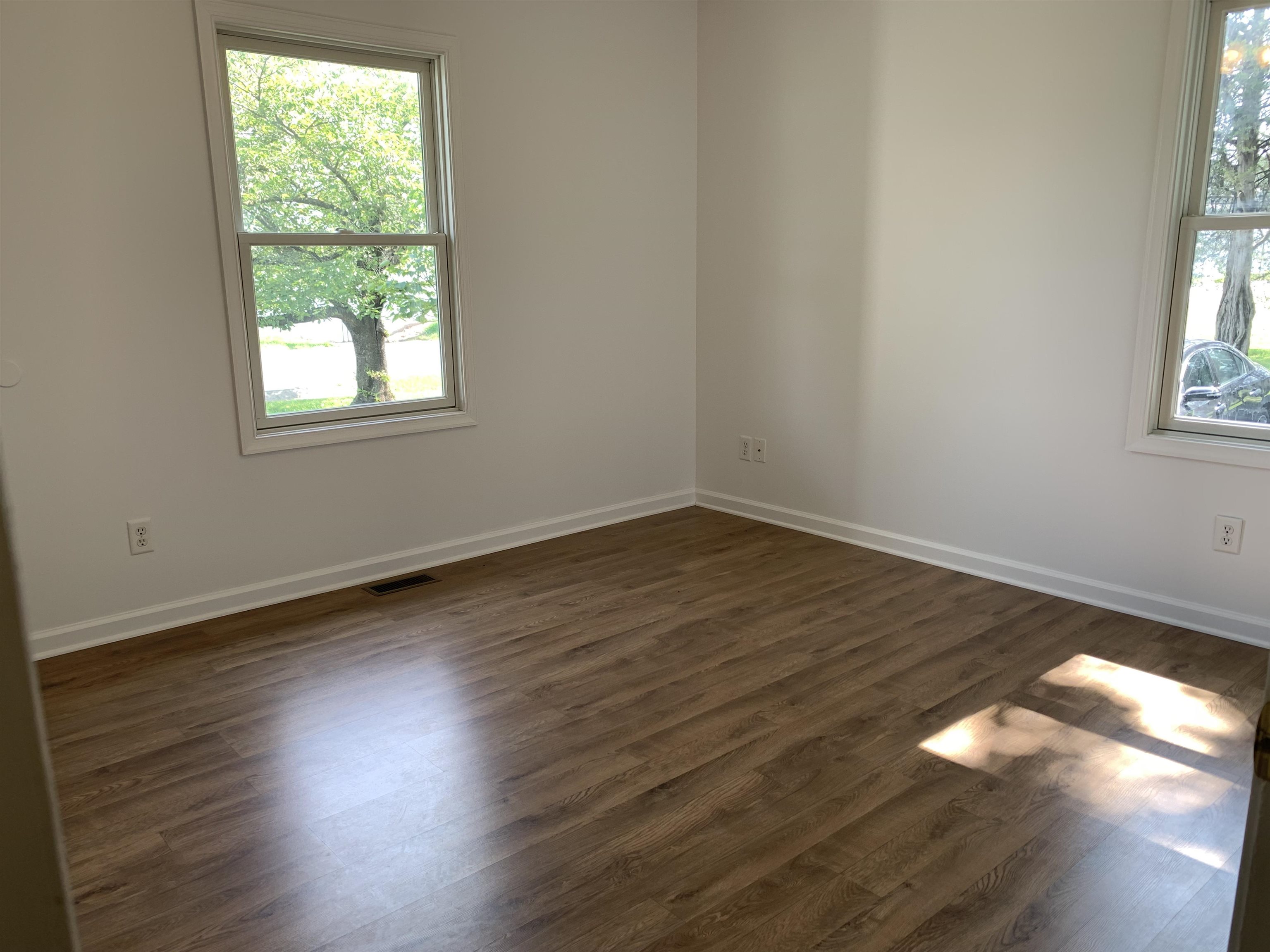 302 NORTH RIVER RD, BRIDGEWATER, Virginia 22812, 3 Bedrooms Bedrooms, ,2 BathroomsBathrooms,Residential,302 NORTH RIVER RD,667424 MLS # 667424