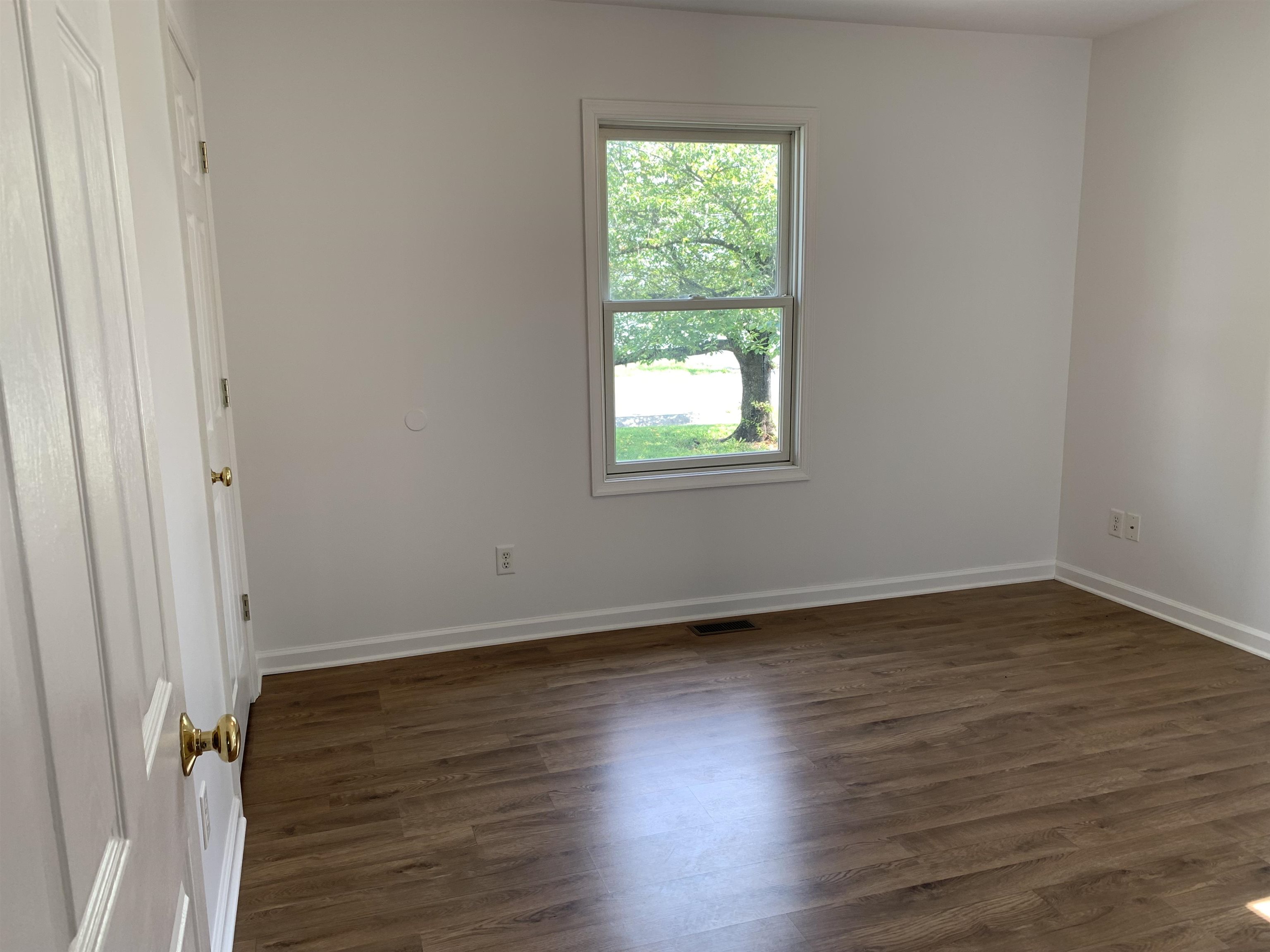 302 NORTH RIVER RD, BRIDGEWATER, Virginia 22812, 3 Bedrooms Bedrooms, ,2 BathroomsBathrooms,Residential,302 NORTH RIVER RD,667424 MLS # 667424