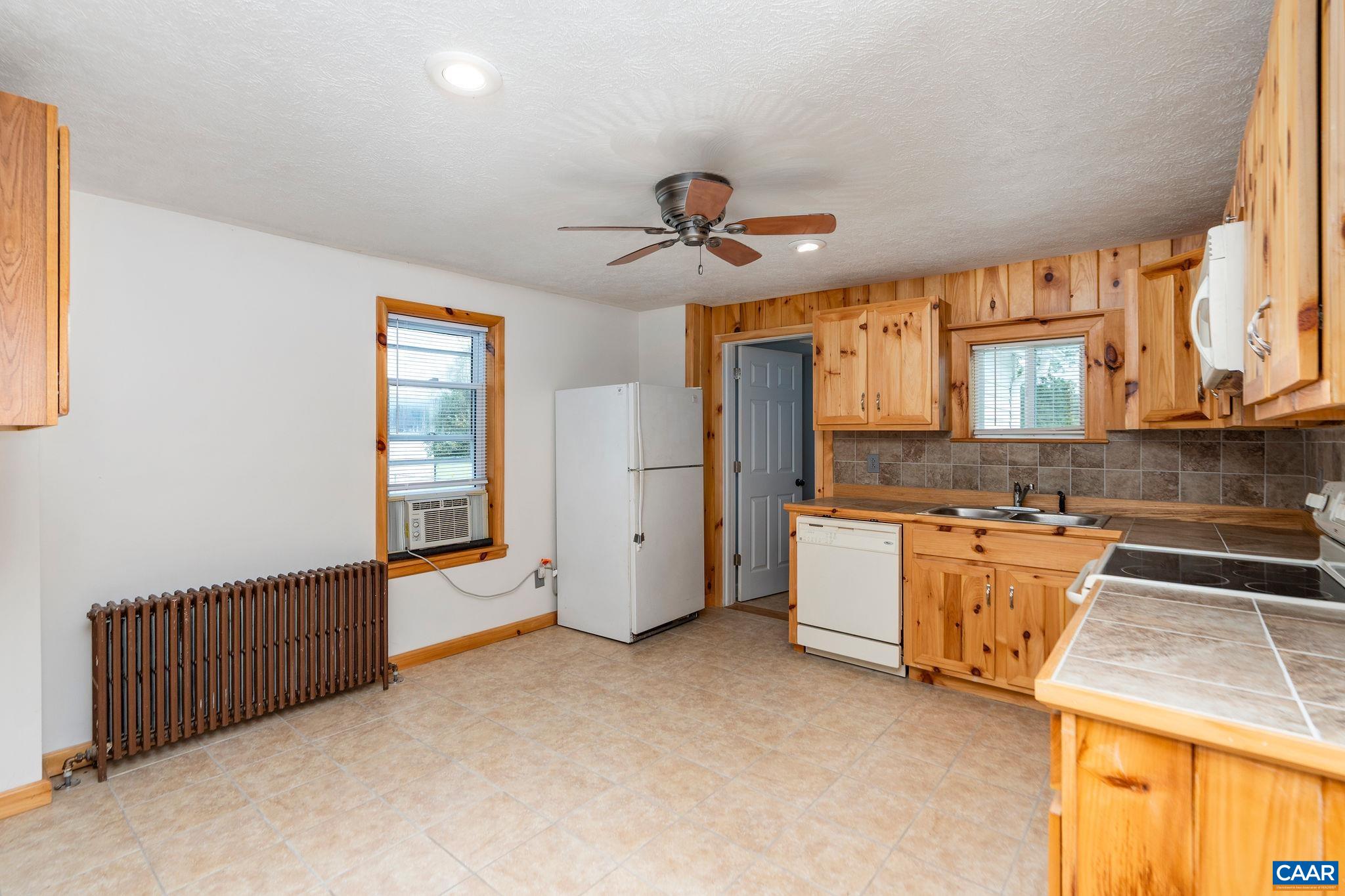 816 NEWTOWN RD, ELKTON, Virginia 22973, 3 Bedrooms Bedrooms, ,1 BathroomBathrooms,Residential,816 NEWTOWN RD,667426 MLS # 667426