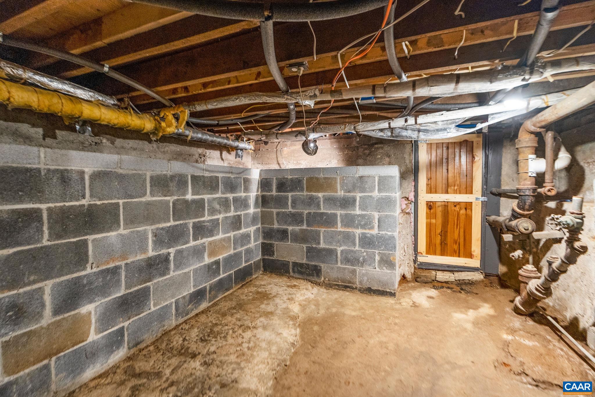 816 NEWTOWN RD, ELKTON, Virginia 22973, 3 Bedrooms Bedrooms, ,1 BathroomBathrooms,Residential,816 NEWTOWN RD,667426 MLS # 667426
