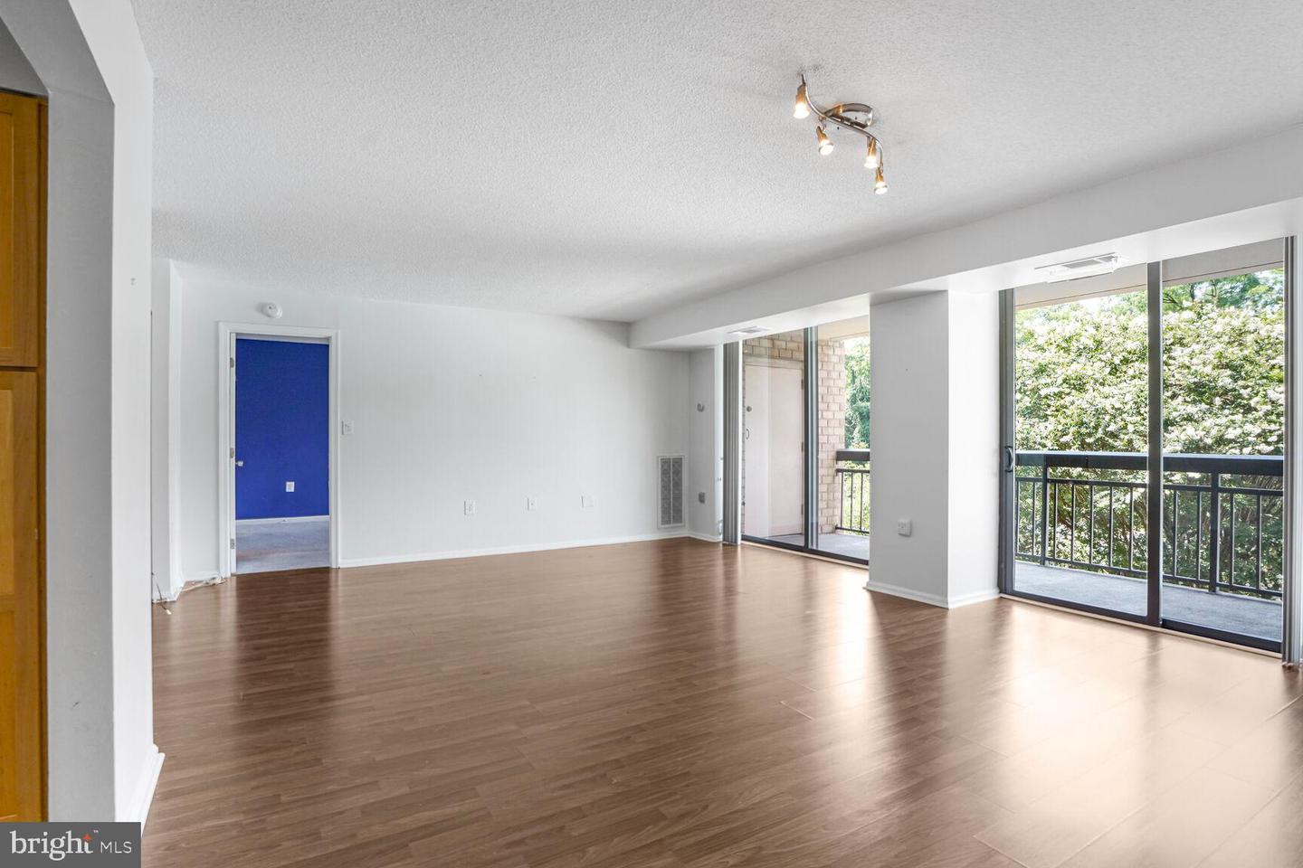 2230 GEORGE C MARSHALL DR #512, FALLS CHURCH, Virginia 22043, 2 Bedrooms Bedrooms, ,2 BathroomsBathrooms,Residential,For sale,2230 GEORGE C MARSHALL DR #512,VAFX2249234 MLS # VAFX2249234
