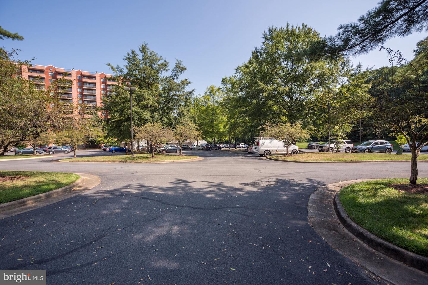 2230 GEORGE C MARSHALL DR #512, FALLS CHURCH, Virginia 22043, 2 Bedrooms Bedrooms, ,2 BathroomsBathrooms,Residential,For sale,2230 GEORGE C MARSHALL DR #512,VAFX2249234 MLS # VAFX2249234
