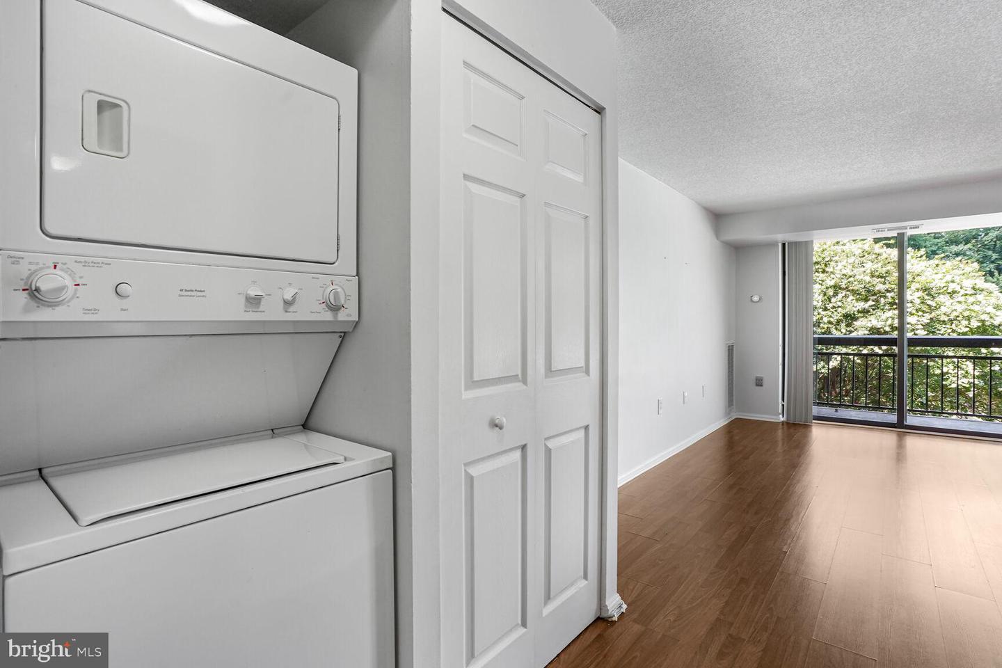 2230 GEORGE C MARSHALL DR #512, FALLS CHURCH, Virginia 22043, 2 Bedrooms Bedrooms, ,2 BathroomsBathrooms,Residential,For sale,2230 GEORGE C MARSHALL DR #512,VAFX2249234 MLS # VAFX2249234