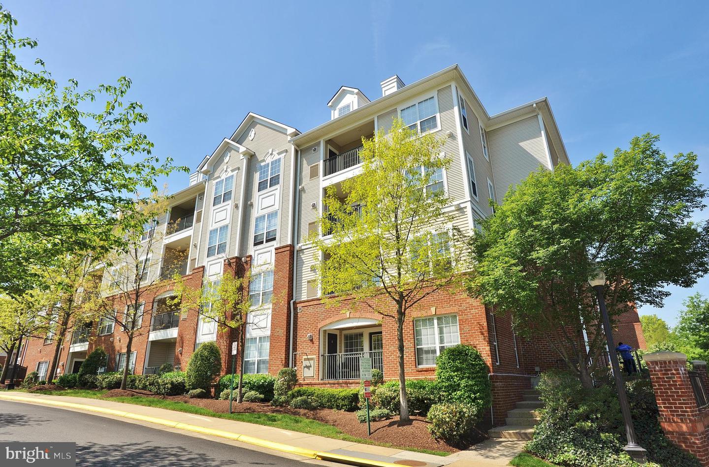4850 EISENHOWER AVE #409, ALEXANDRIA, Virginia 22304, 2 Bedrooms Bedrooms, 3 Rooms Rooms,1 BathroomBathrooms,Residential,For sale,4850 EISENHOWER AVE #409,VAAX2046812 MLS # VAAX2046812