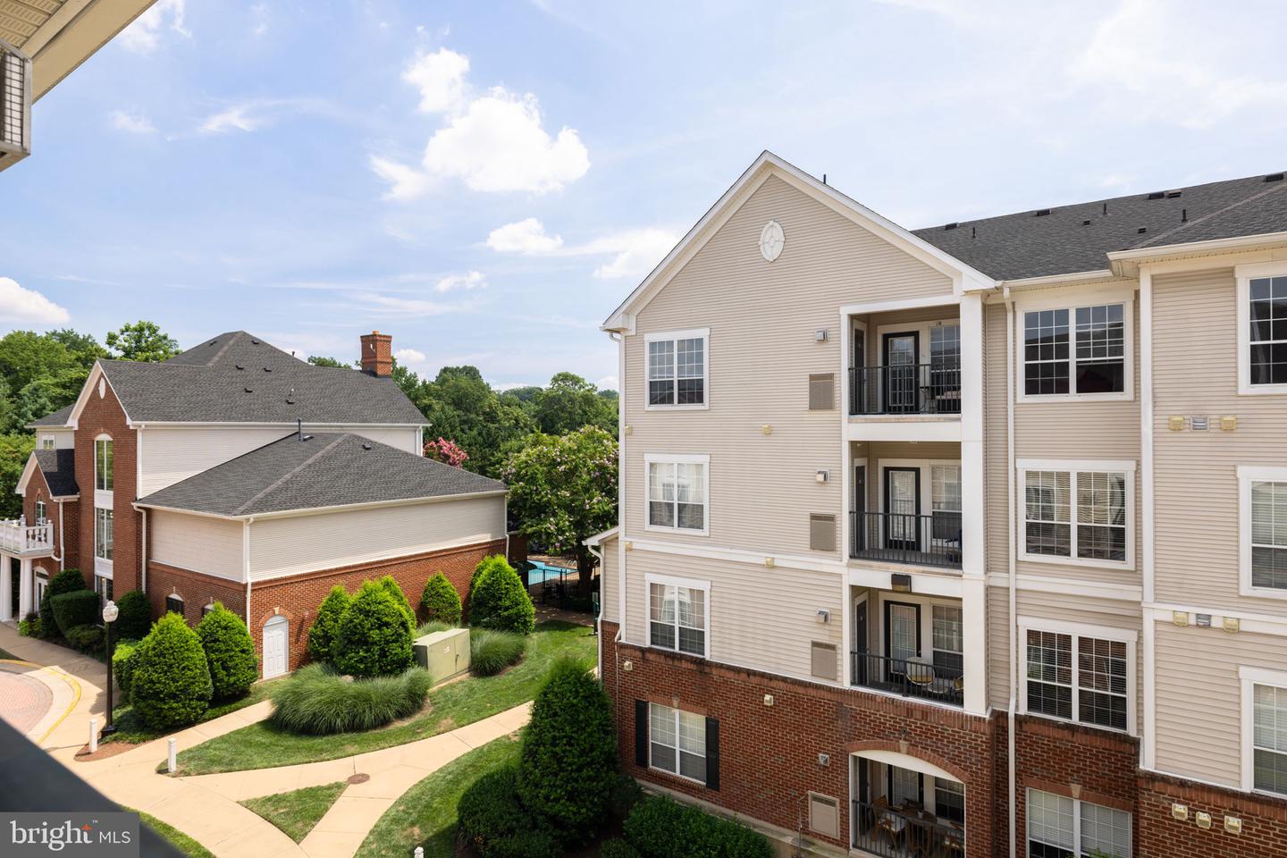 4850 EISENHOWER AVE #409, ALEXANDRIA, Virginia 22304, 2 Bedrooms Bedrooms, 3 Rooms Rooms,1 BathroomBathrooms,Residential,For sale,4850 EISENHOWER AVE #409,VAAX2046812 MLS # VAAX2046812