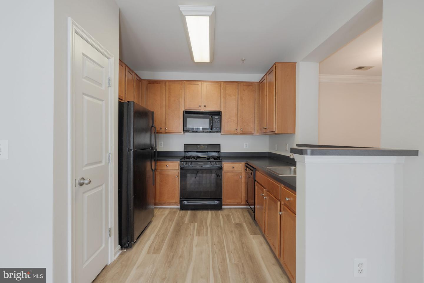 4850 EISENHOWER AVE #409, ALEXANDRIA, Virginia 22304, 2 Bedrooms Bedrooms, 3 Rooms Rooms,1 BathroomBathrooms,Residential,For sale,4850 EISENHOWER AVE #409,VAAX2046812 MLS # VAAX2046812