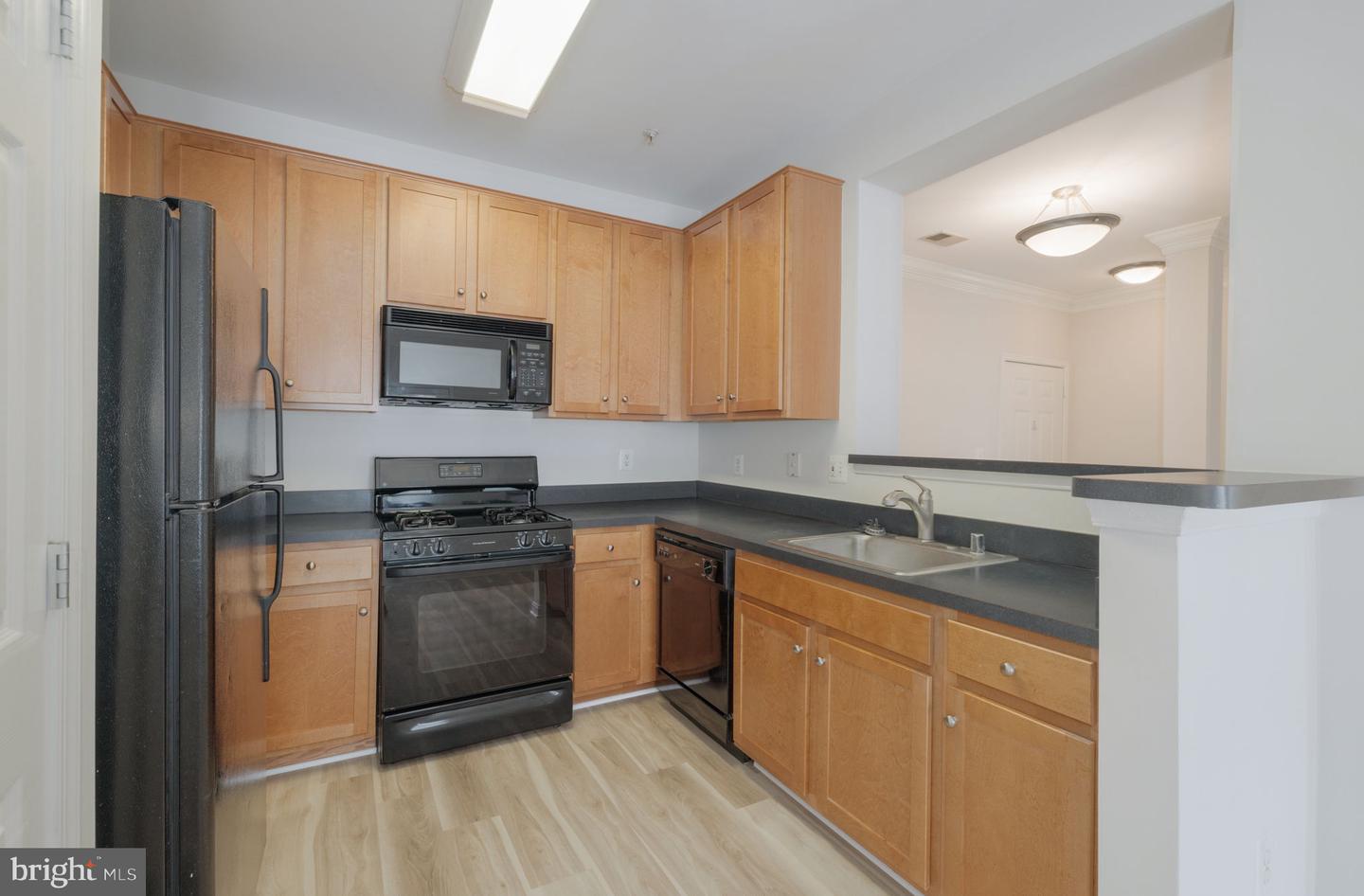 4850 EISENHOWER AVE #409, ALEXANDRIA, Virginia 22304, 2 Bedrooms Bedrooms, 3 Rooms Rooms,1 BathroomBathrooms,Residential,For sale,4850 EISENHOWER AVE #409,VAAX2046812 MLS # VAAX2046812
