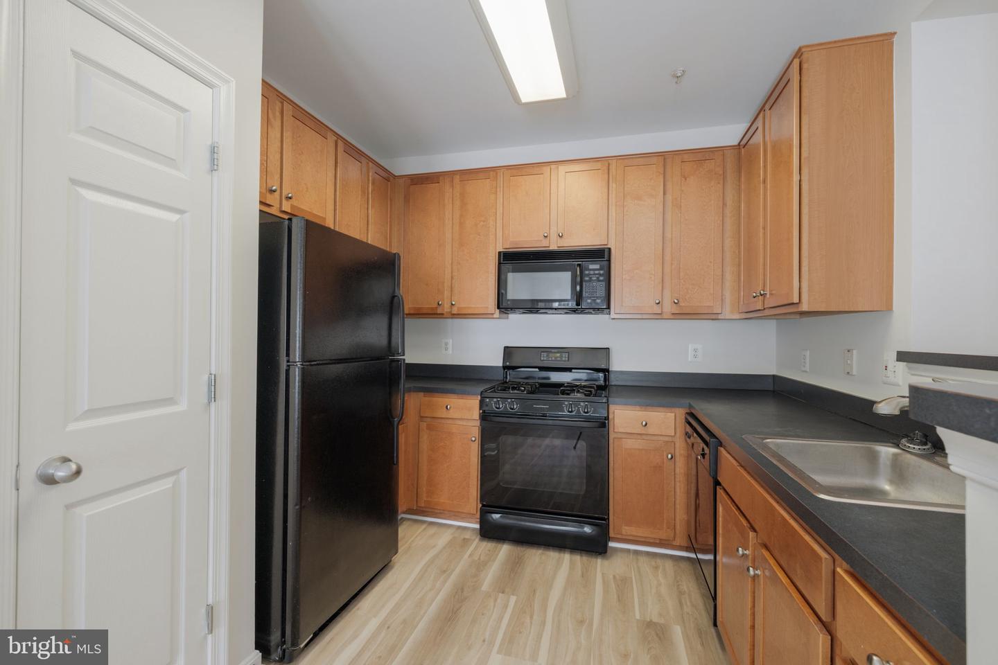 4850 EISENHOWER AVE #409, ALEXANDRIA, Virginia 22304, 2 Bedrooms Bedrooms, 3 Rooms Rooms,1 BathroomBathrooms,Residential,For sale,4850 EISENHOWER AVE #409,VAAX2046812 MLS # VAAX2046812