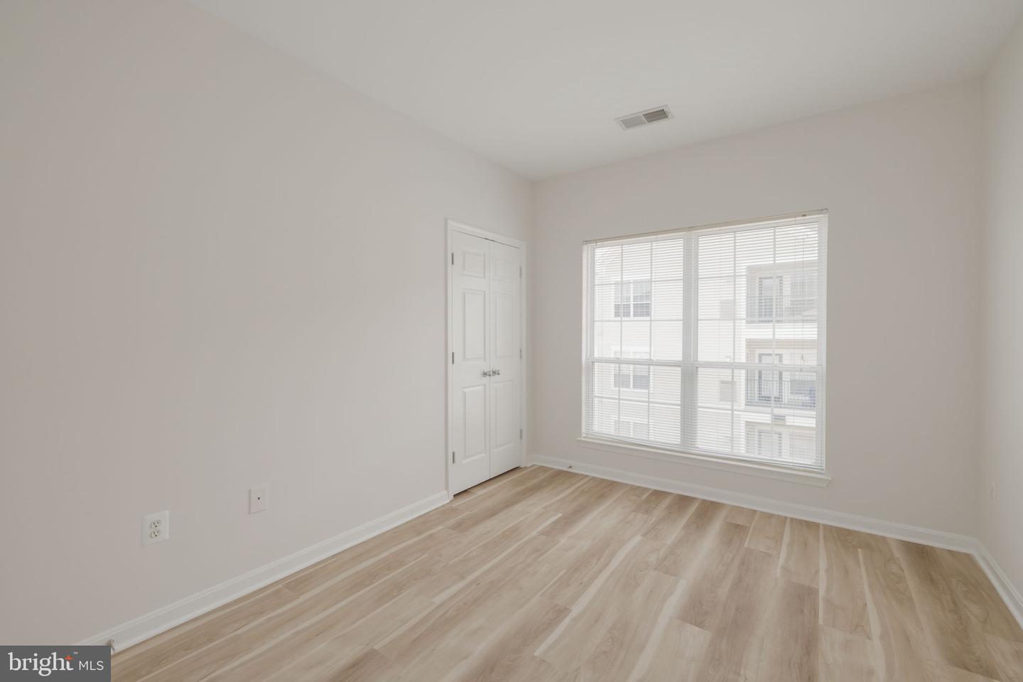 4850 EISENHOWER AVE #409, ALEXANDRIA, Virginia 22304, 2 Bedrooms Bedrooms, 3 Rooms Rooms,1 BathroomBathrooms,Residential,For sale,4850 EISENHOWER AVE #409,VAAX2046812 MLS # VAAX2046812