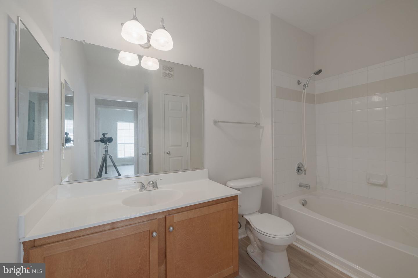 4850 EISENHOWER AVE #409, ALEXANDRIA, Virginia 22304, 2 Bedrooms Bedrooms, 3 Rooms Rooms,1 BathroomBathrooms,Residential,For sale,4850 EISENHOWER AVE #409,VAAX2046812 MLS # VAAX2046812