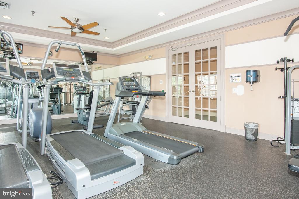 4850 EISENHOWER AVE #409, ALEXANDRIA, Virginia 22304, 2 Bedrooms Bedrooms, 3 Rooms Rooms,1 BathroomBathrooms,Residential,For sale,4850 EISENHOWER AVE #409,VAAX2046812 MLS # VAAX2046812