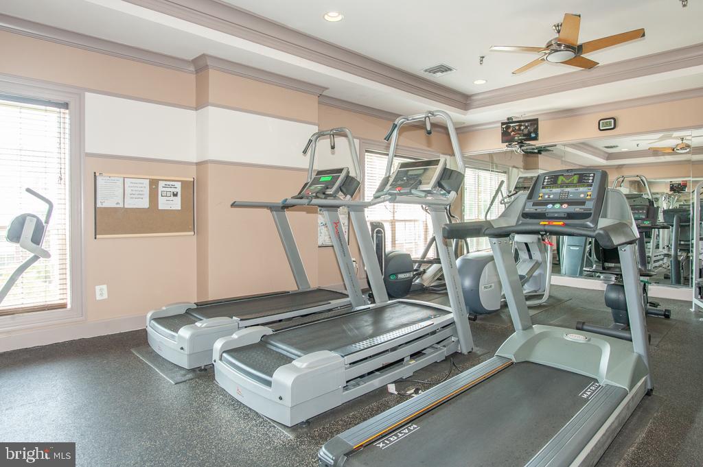 4850 EISENHOWER AVE #409, ALEXANDRIA, Virginia 22304, 2 Bedrooms Bedrooms, 3 Rooms Rooms,1 BathroomBathrooms,Residential,For sale,4850 EISENHOWER AVE #409,VAAX2046812 MLS # VAAX2046812