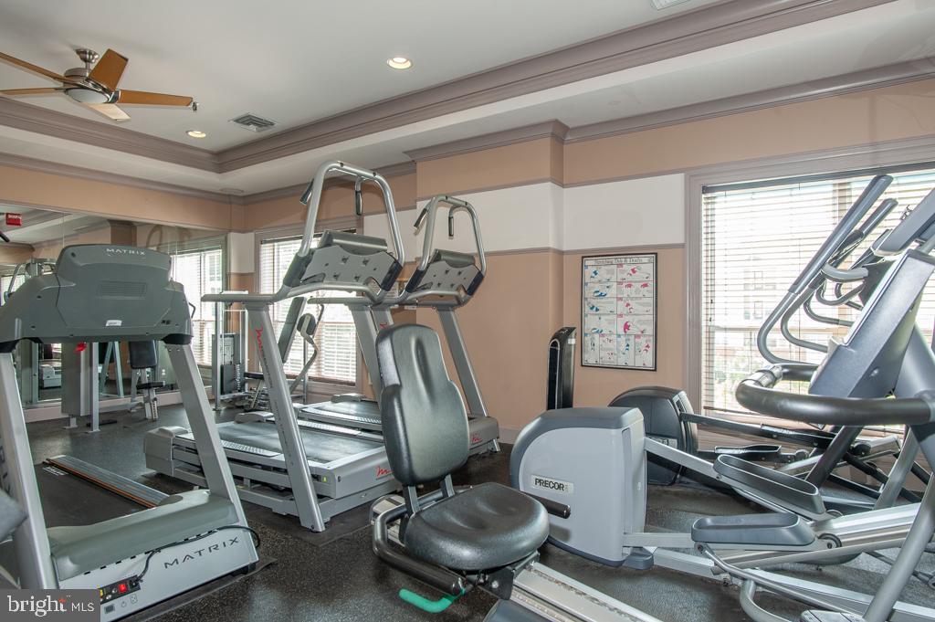 4850 EISENHOWER AVE #409, ALEXANDRIA, Virginia 22304, 2 Bedrooms Bedrooms, 3 Rooms Rooms,1 BathroomBathrooms,Residential,For sale,4850 EISENHOWER AVE #409,VAAX2046812 MLS # VAAX2046812